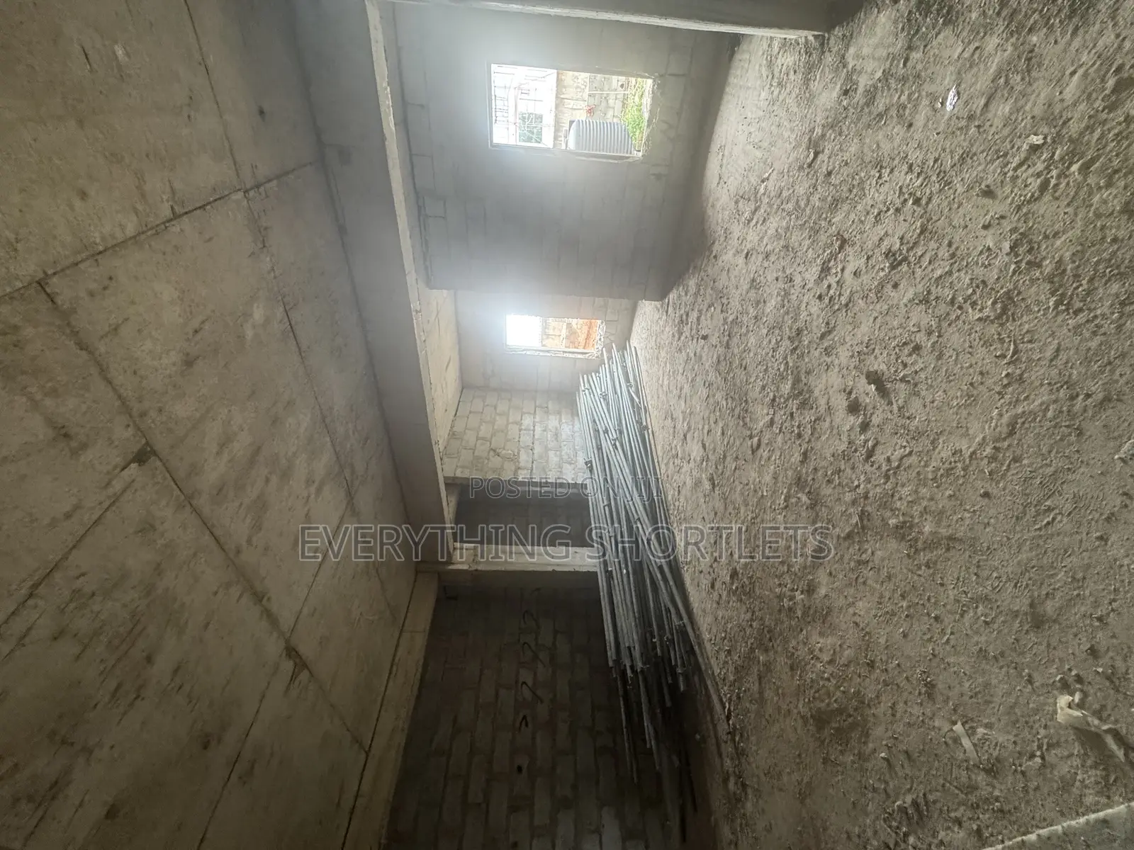 5bdrm Duplex in Kaura for sale in Kaura