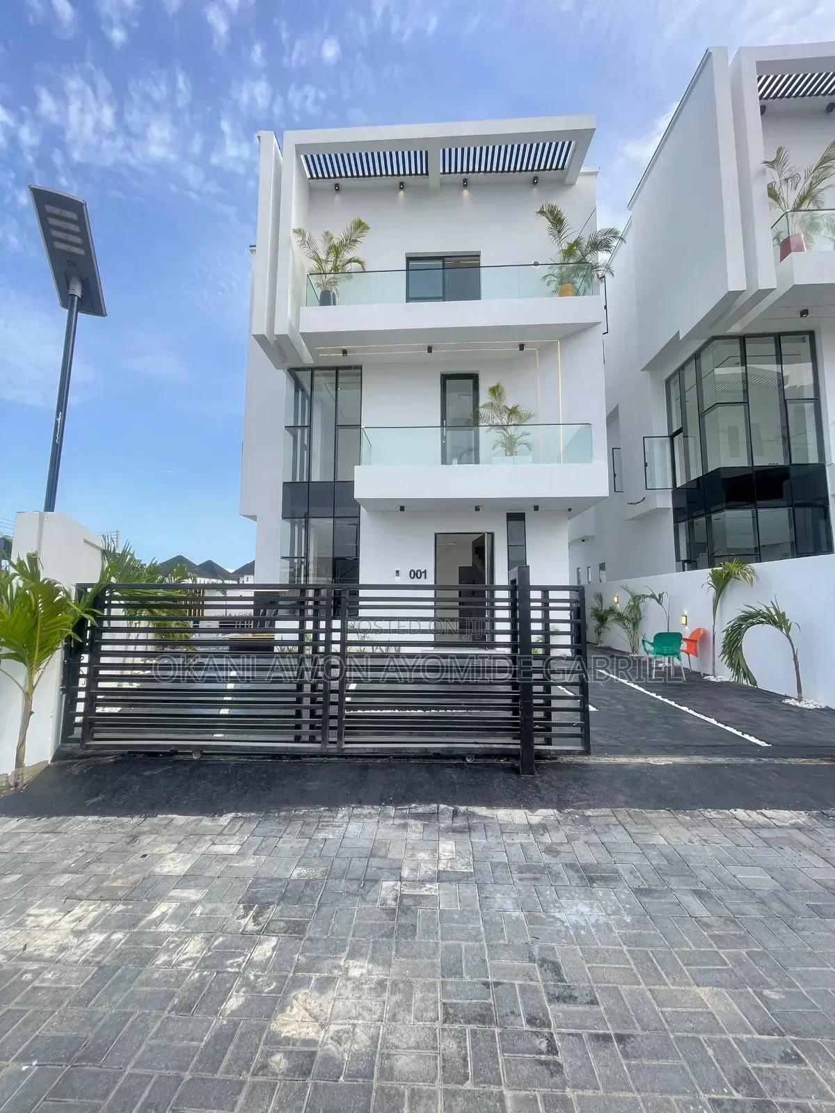 5bdrm Duplex in Chevron for sale in Chevron