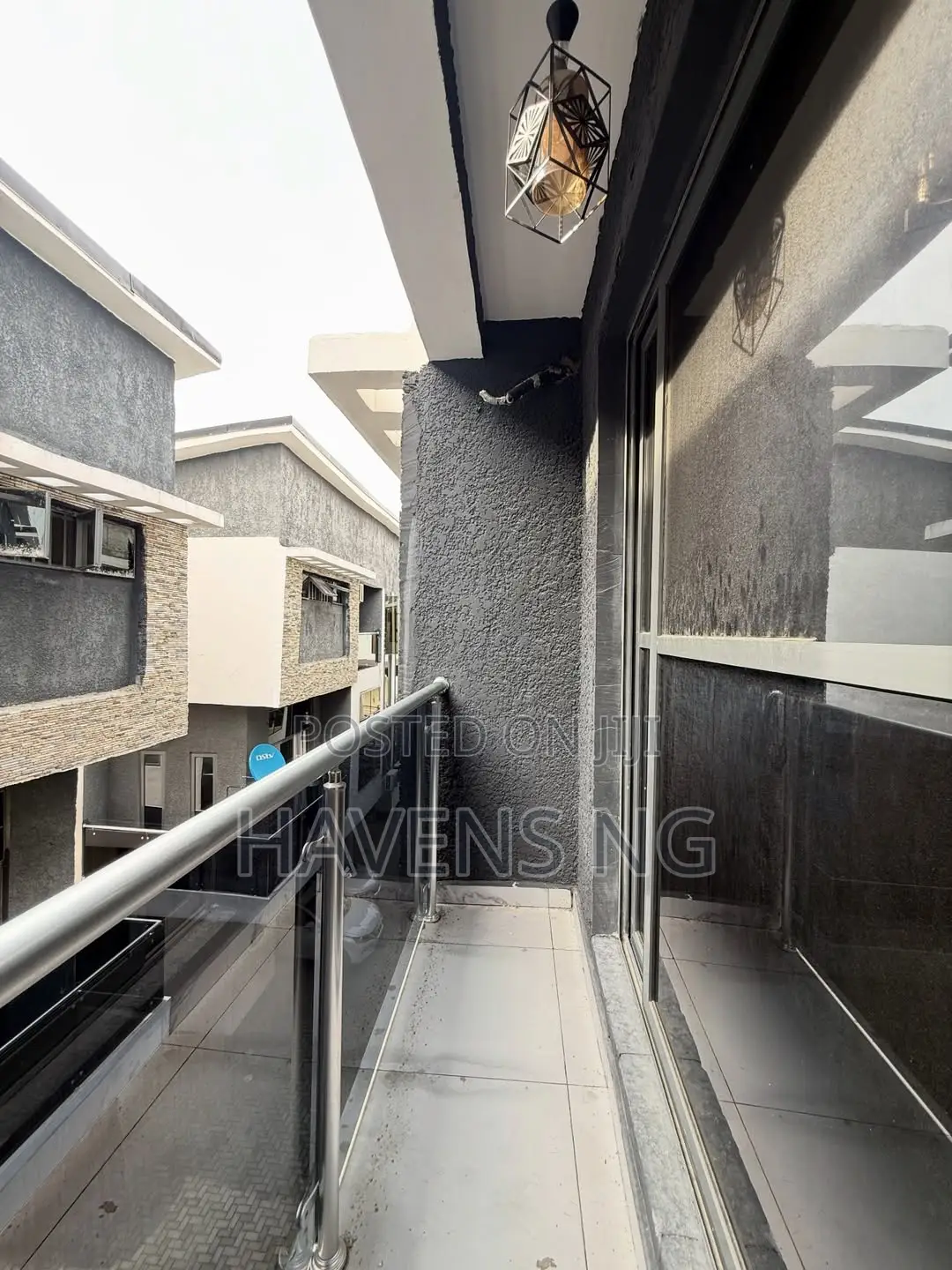 5bdrm Townhouse/Terrace in Lekki Phase 2 for sale in Lekki Phase 2