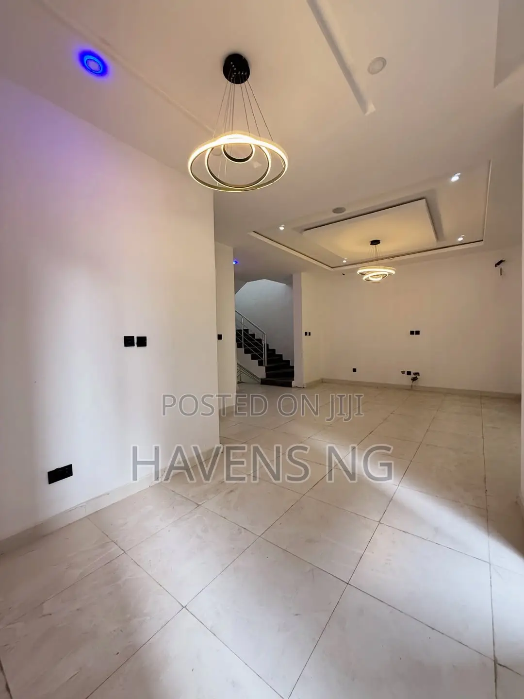 5bdrm Townhouse/Terrace in Lekki Phase 2 for sale in Lekki Phase 2