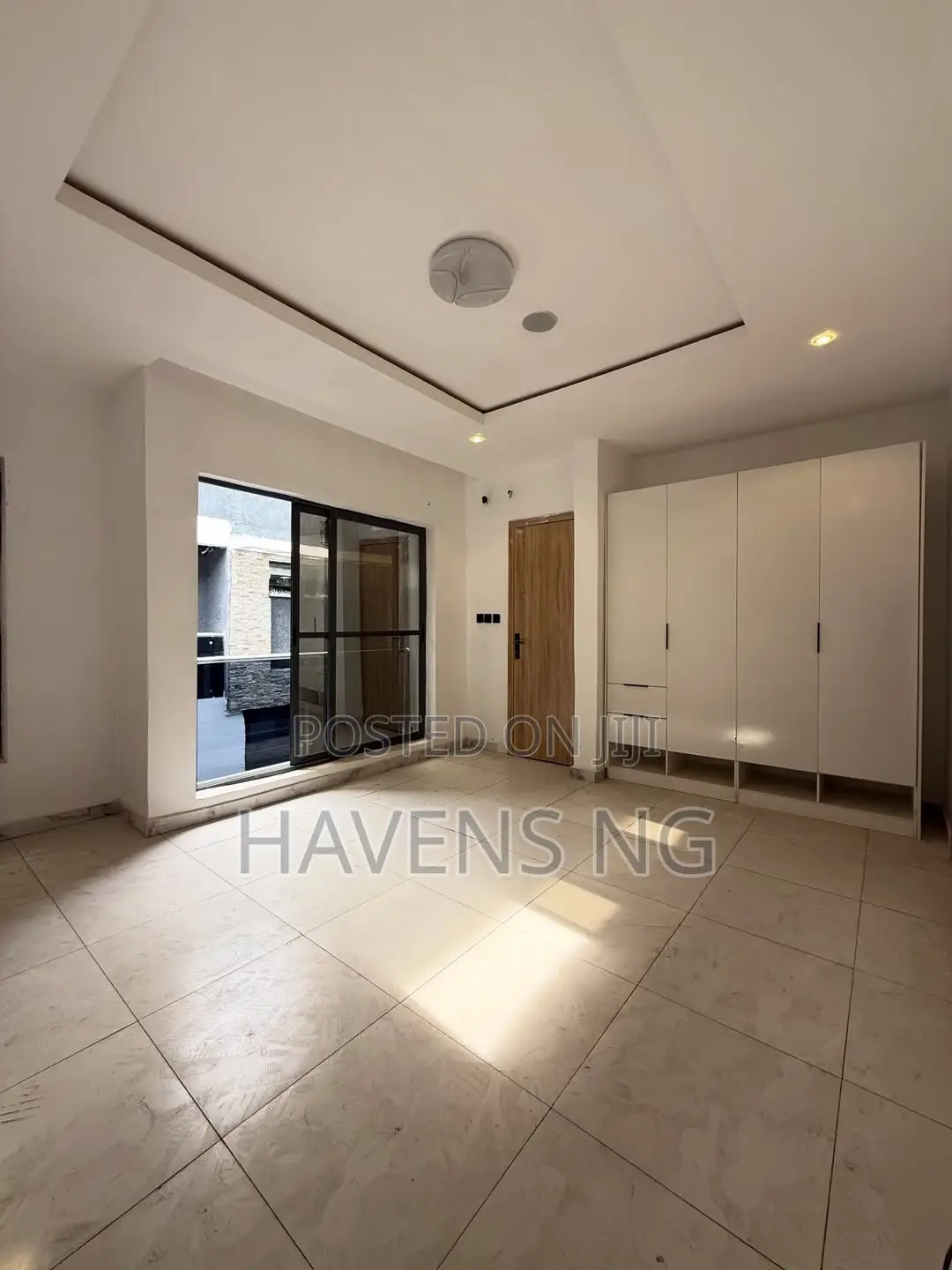 5bdrm Townhouse/Terrace in Lekki Phase 2 for sale in Lekki Phase 2