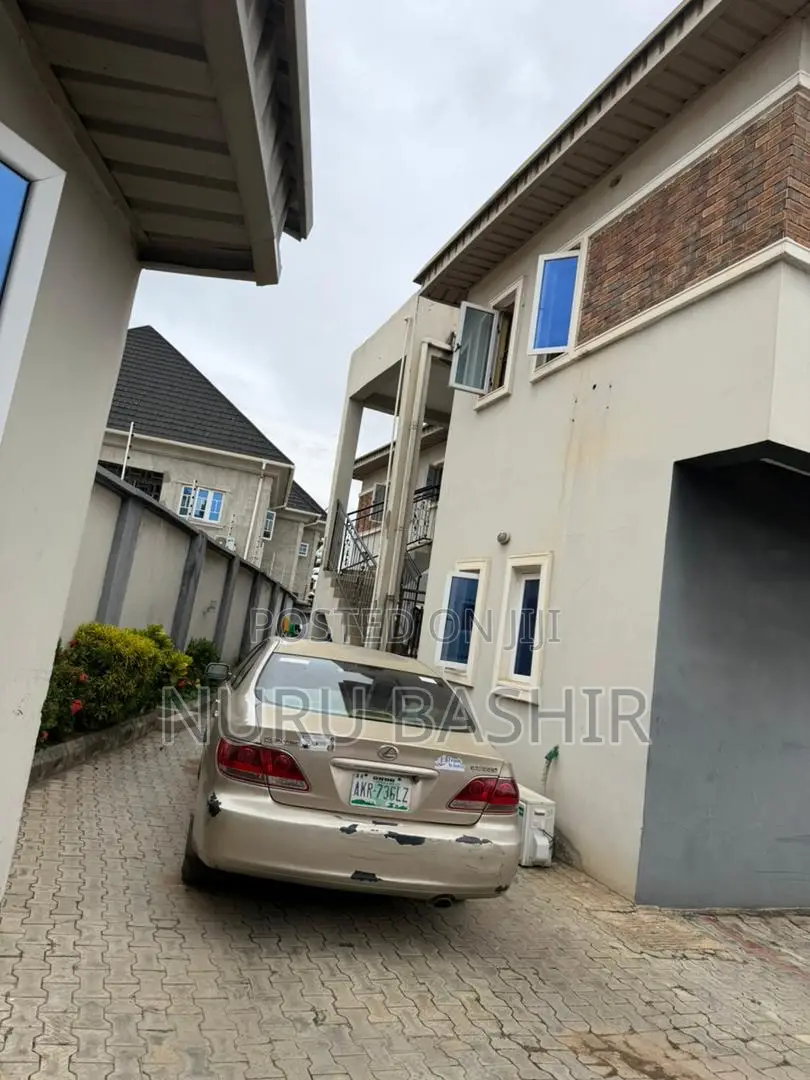 2bdrm Block of Flats in Orange Gate, Oluyole Estate for sale in Oluyole Estate