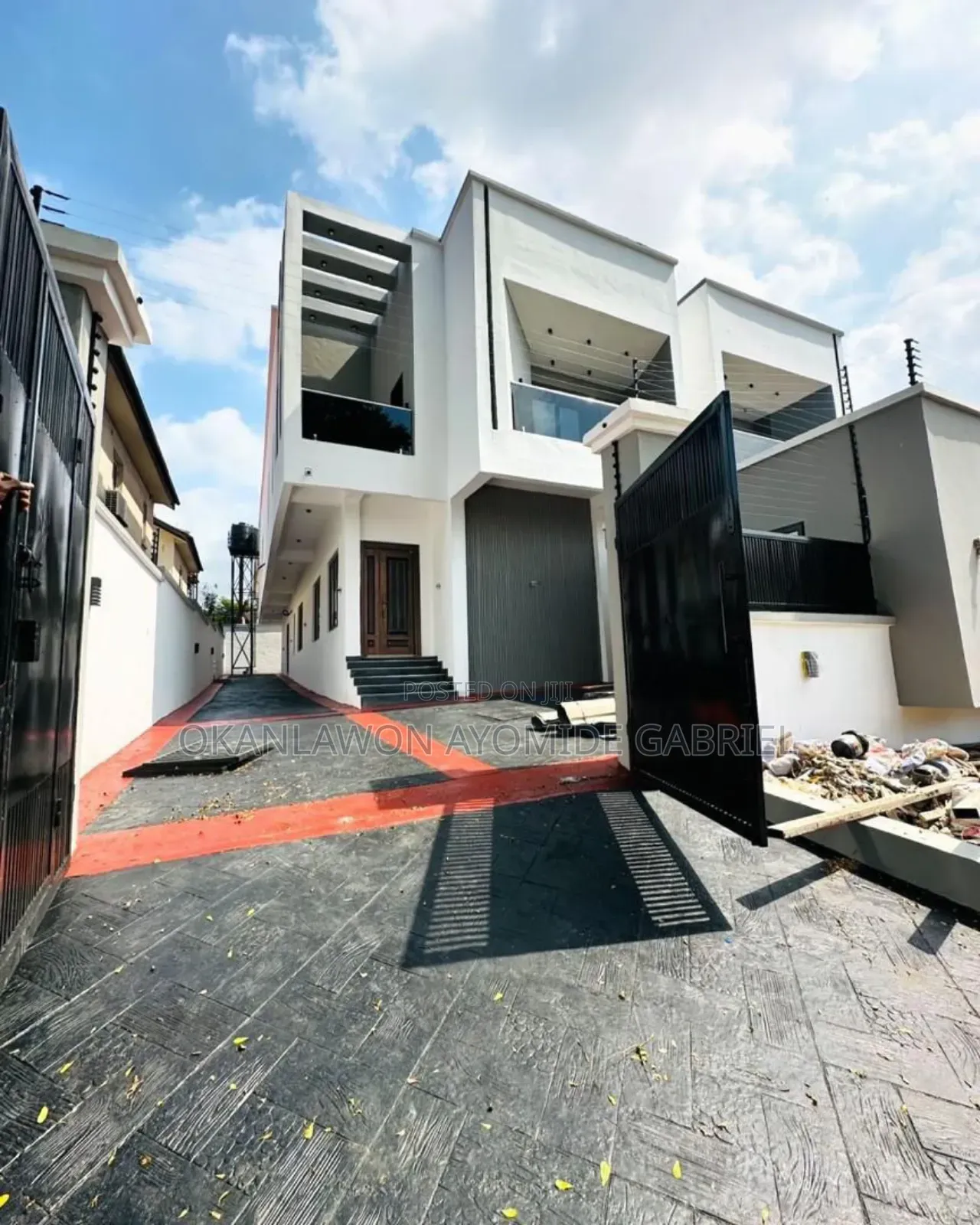 5bdrm Duplex in Bode Thomas for sale in Bode Thomas