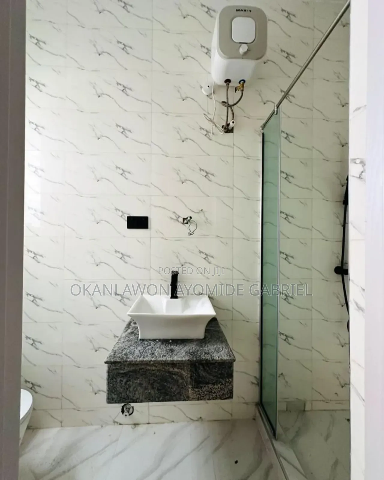 5bdrm Duplex in Bode Thomas for sale in Bode Thomas