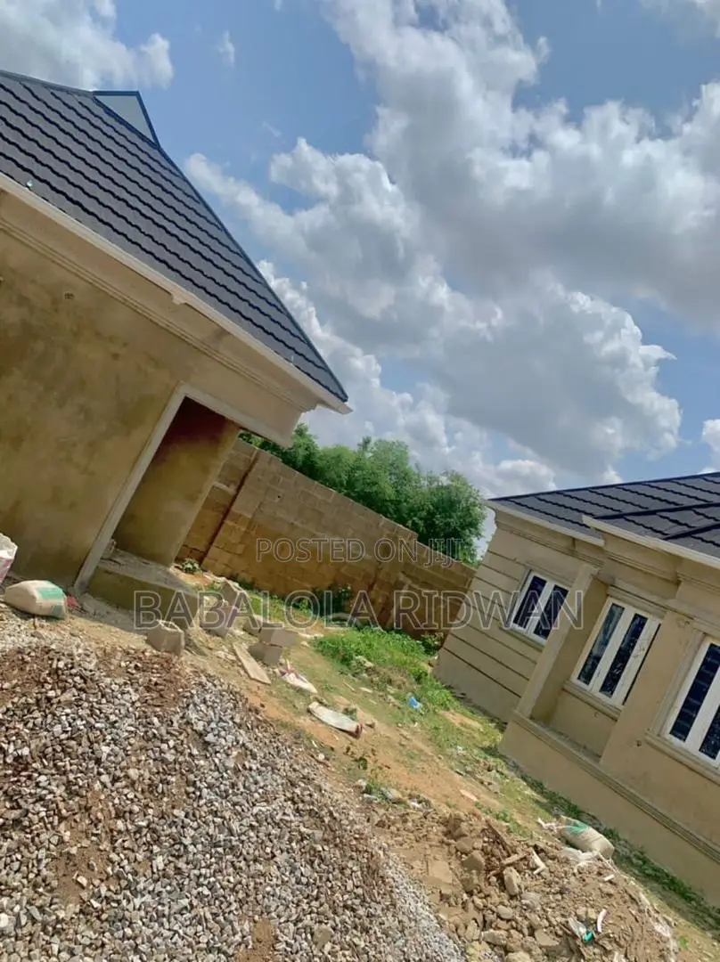 4bdrm Bungalow in Akala Express for sale in Akala Express