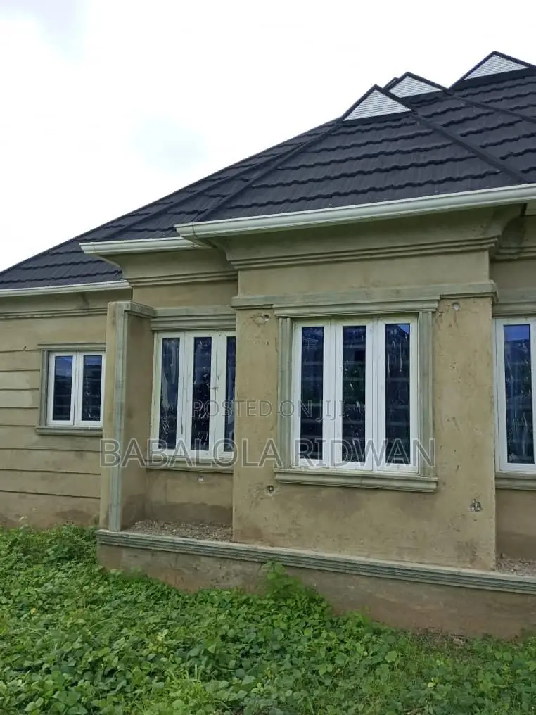 4bdrm Bungalow in Akala Express for sale in Akala Express