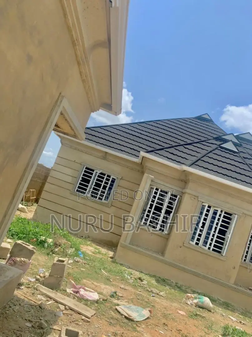 4bdrm Bungalow in Ire Akari, Akala Express for sale in Akala Express