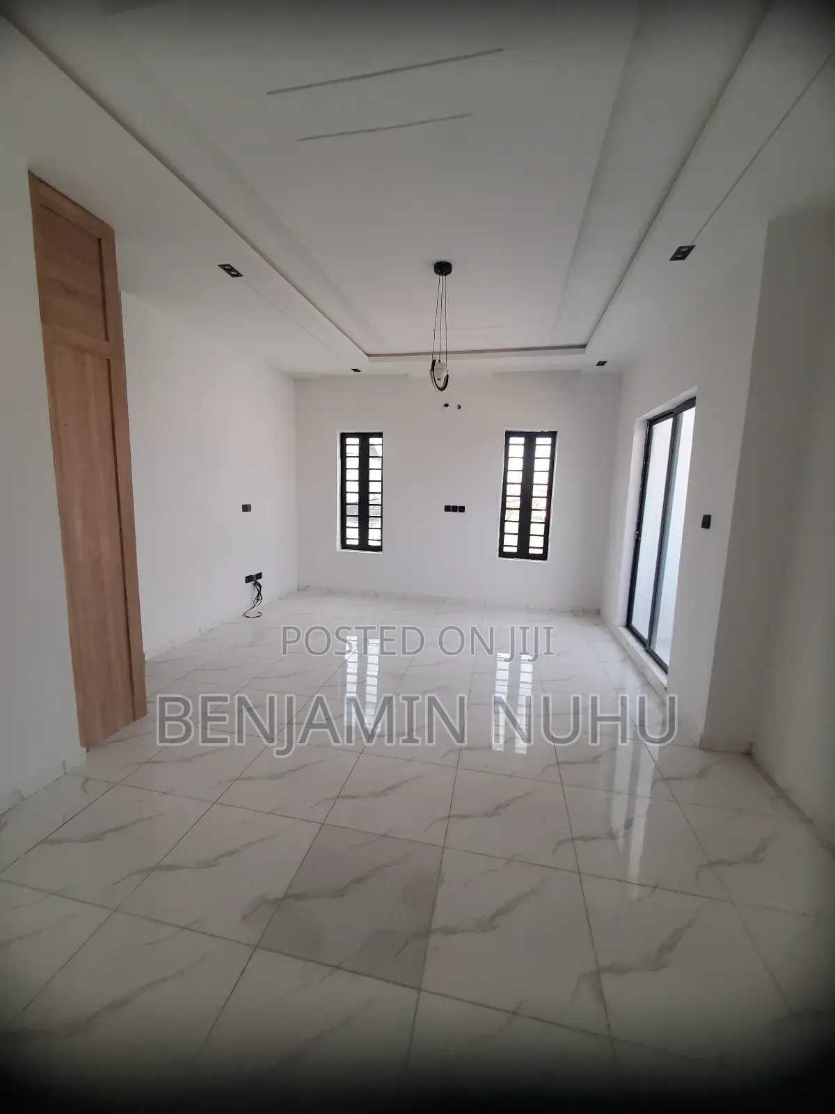 5bdrm Duplex in In A Secure Estate @ for sale in Olokonla