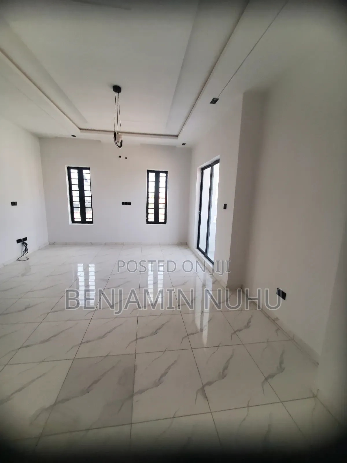 5bdrm Duplex in In A Secure Estate @ for sale in Olokonla