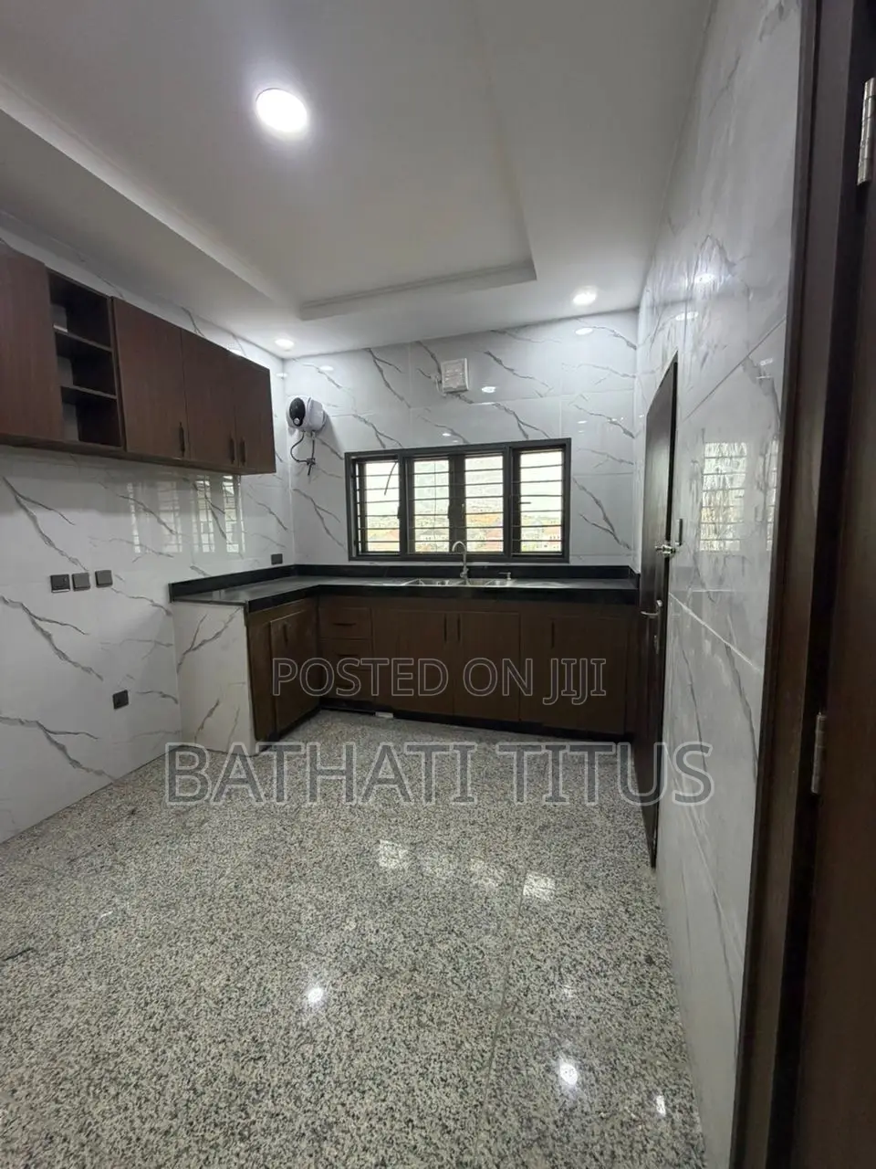 2bdrm Block of Flats in Nnpc Estate, Life Camp for rent in Life Camp