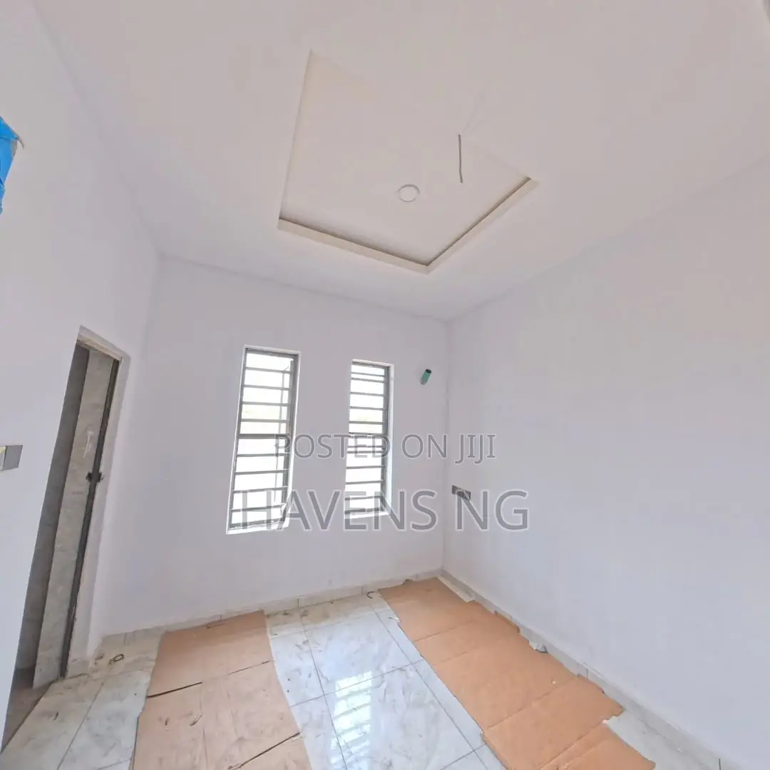 3bdrm Bungalow in Ologuneru for sale in Ologuneru