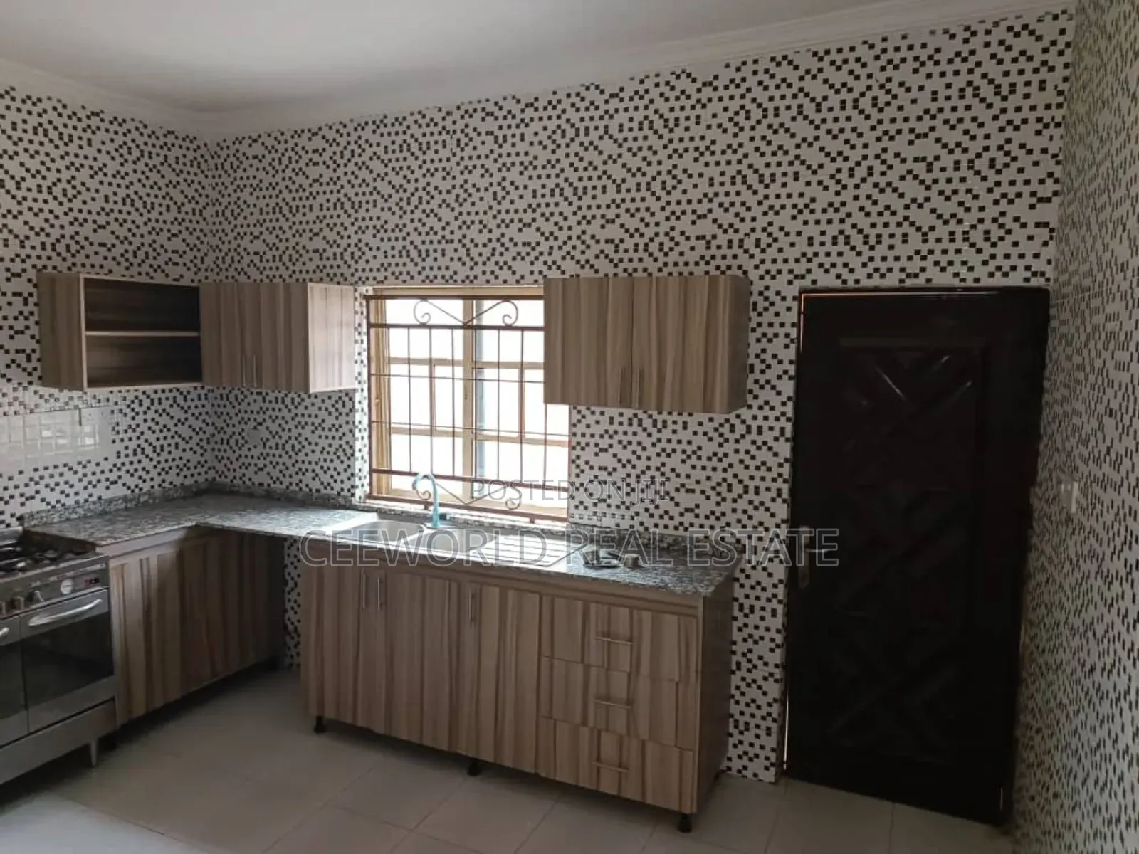 2bdrm Apartment in Akatapa Ologuneru for rent in Ologuneru