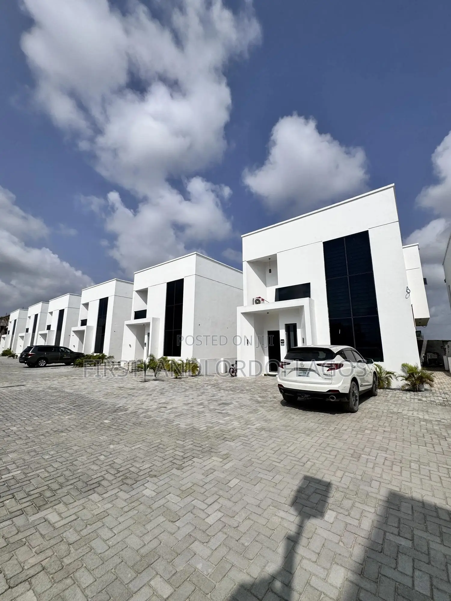 Civic Residence in Ogombo