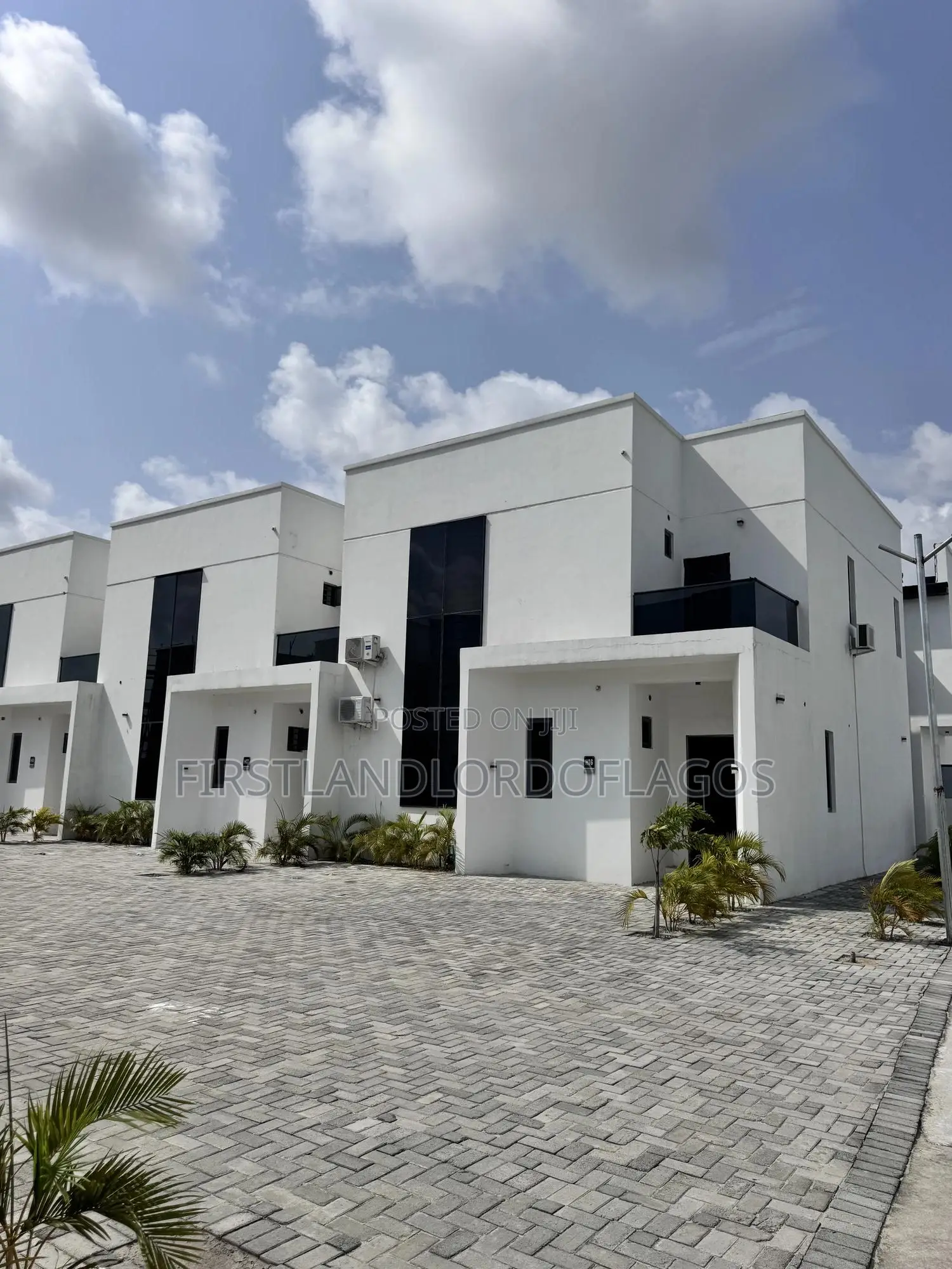 Civic Residence in Ogombo