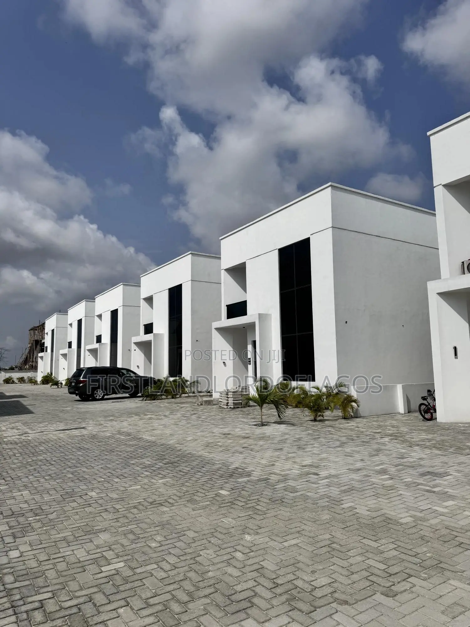 Civic Residence in Ogombo