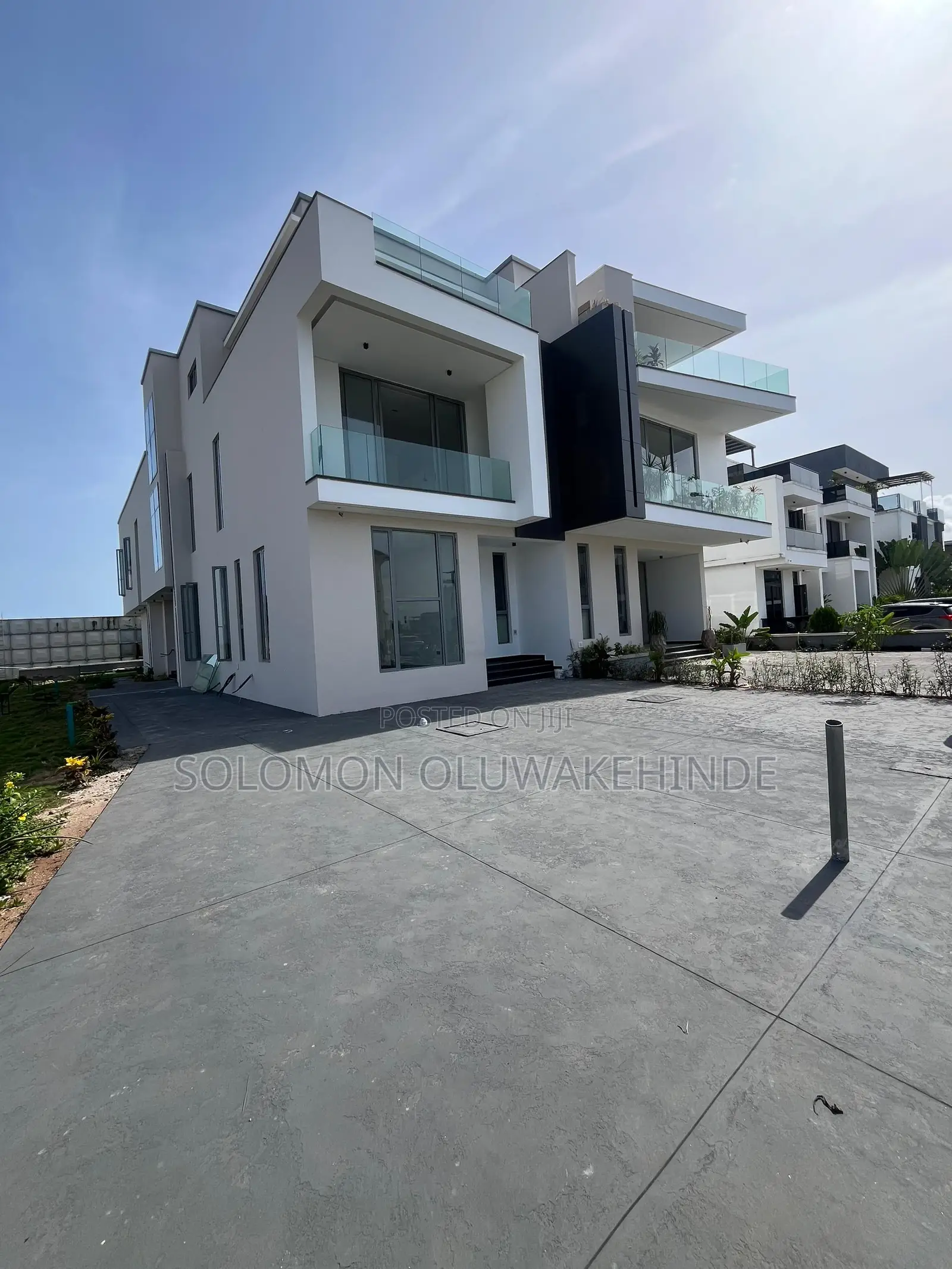5bdrm Duplex in Ikate for sale in Ikate