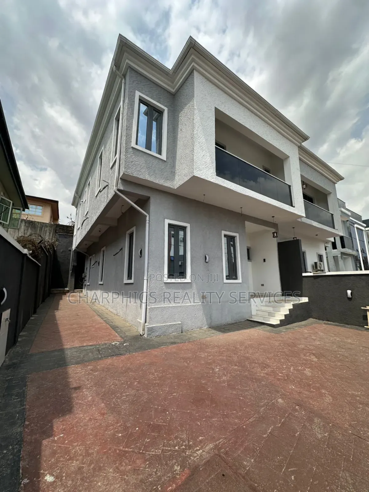 4bdrm Duplex in GRA Phase 2 Shangisha for sale in GRA Phase 2 Shangisha