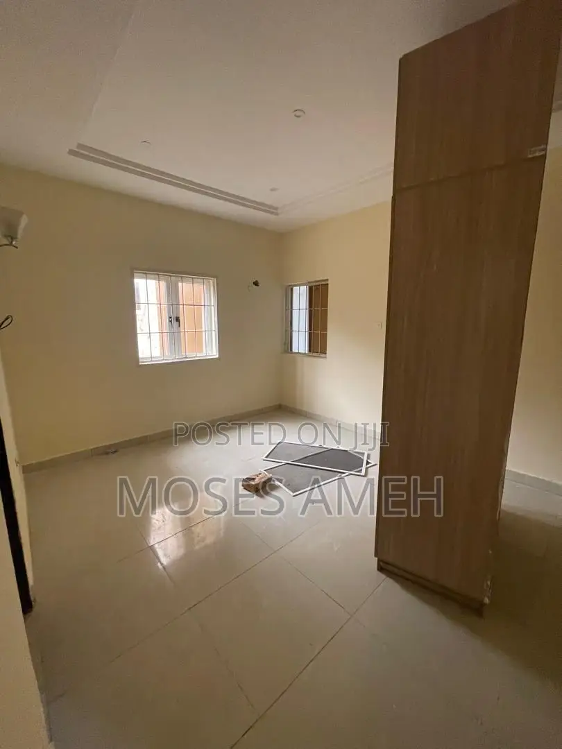 3bdrm Block of Flats in Wuye for rent in Wuye