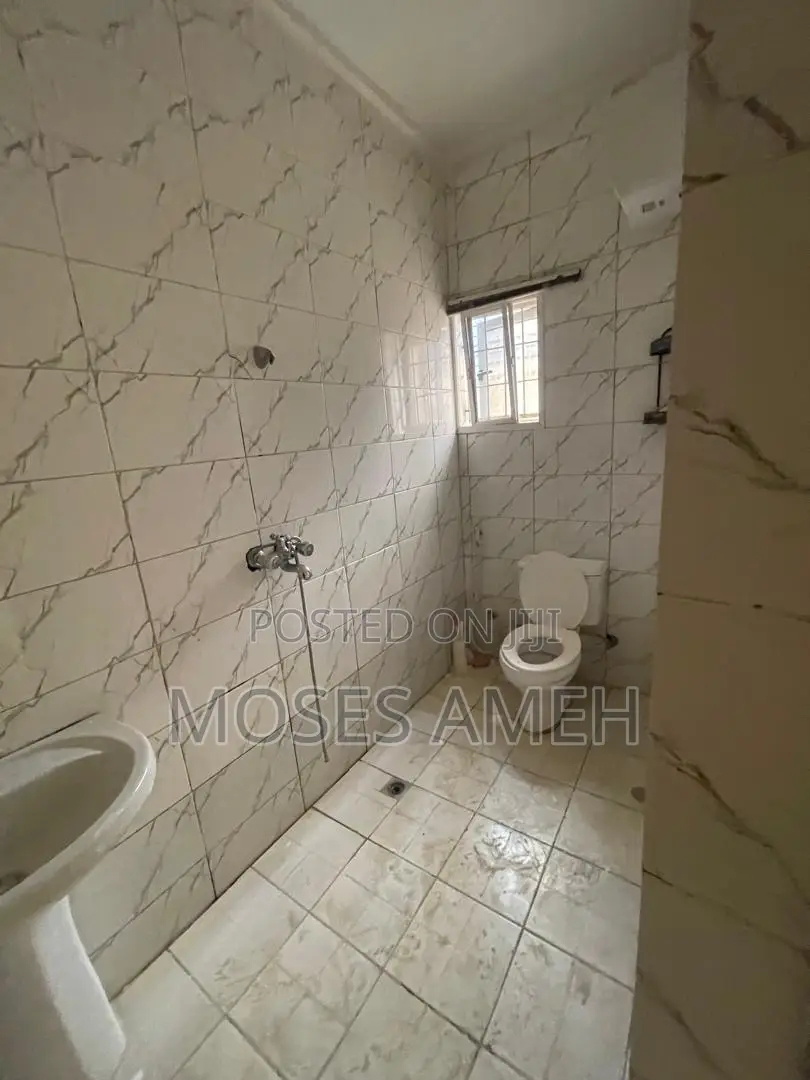 3bdrm Block of Flats in Wuye for rent in Wuye