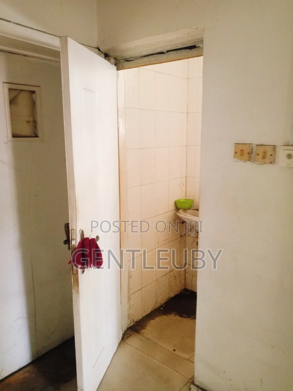 Office Space for Rent at Lekki Phase 2 in Lekki