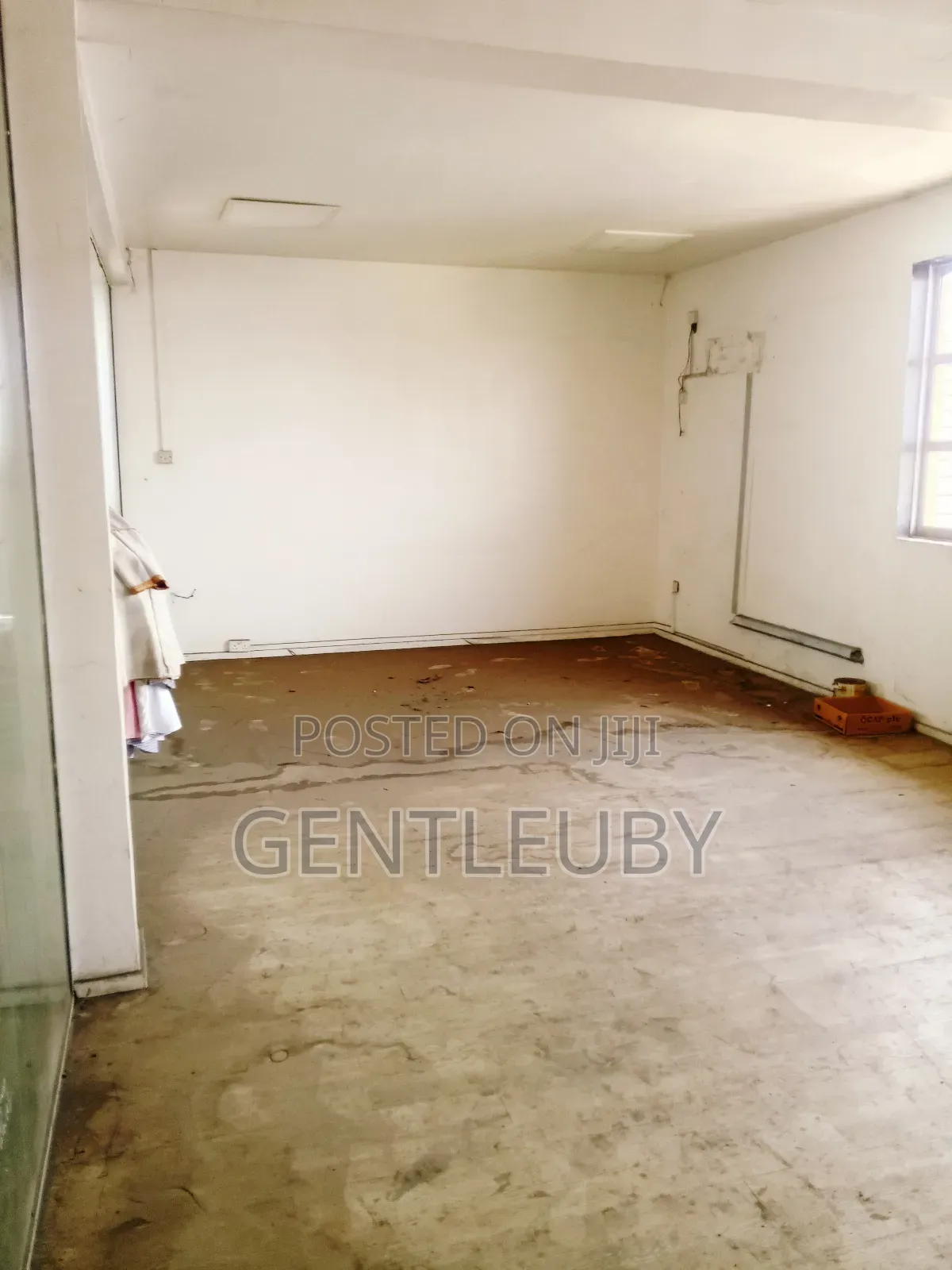 Office Space for Rent at Lekki Phase 2 in Lekki