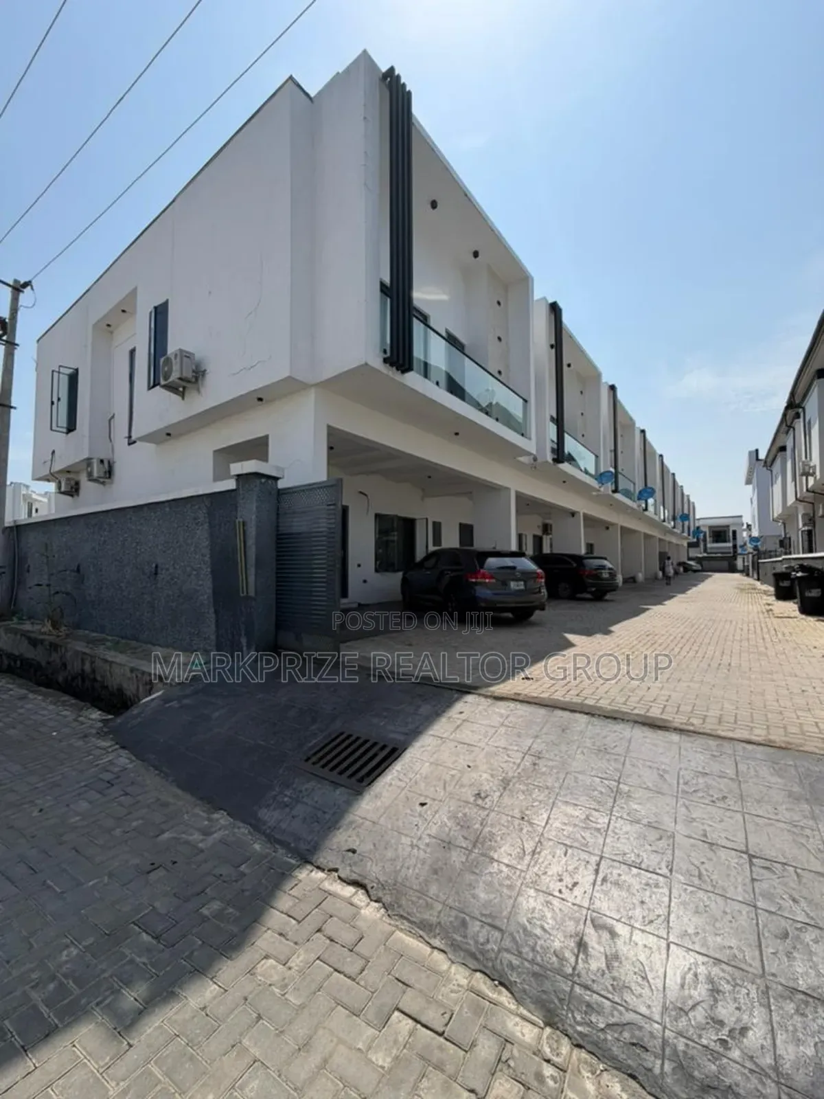 4bdrm Duplex in Ikota Lagos for sale in Ikota
