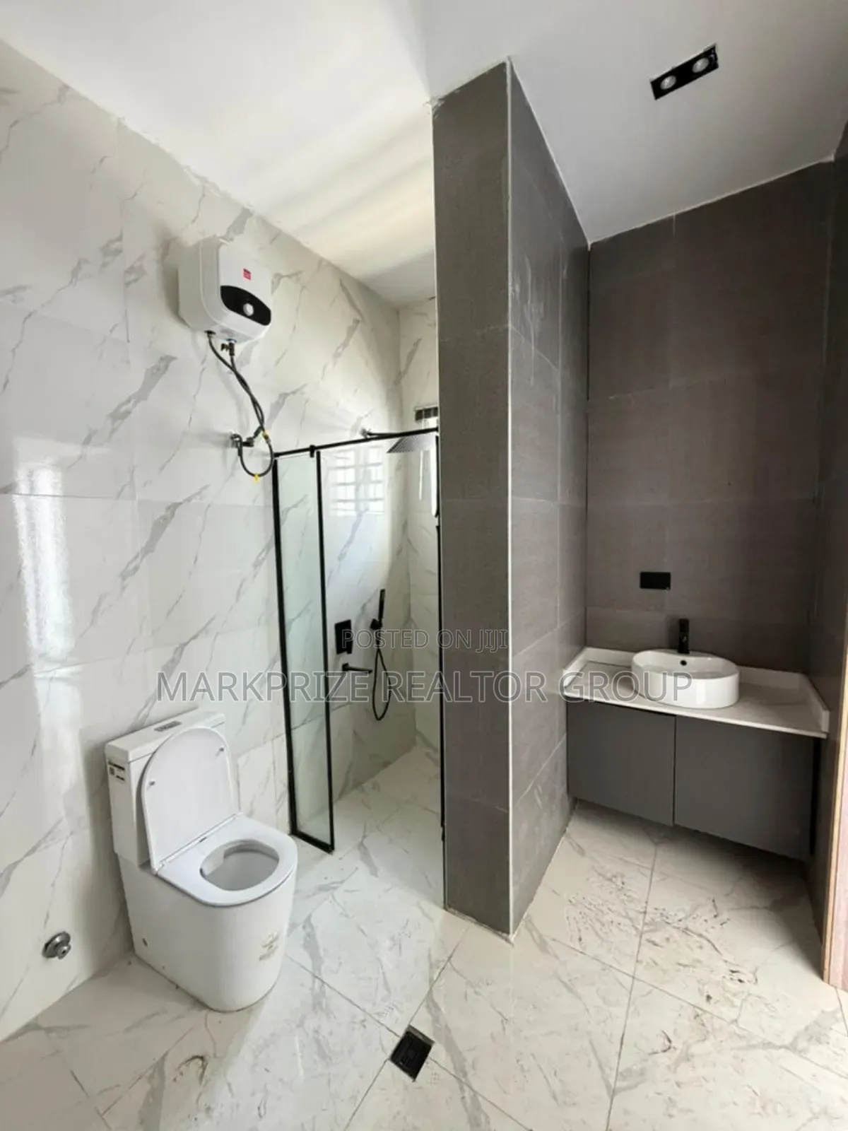 4bdrm Duplex in Ikota Lagos for sale in Ikota