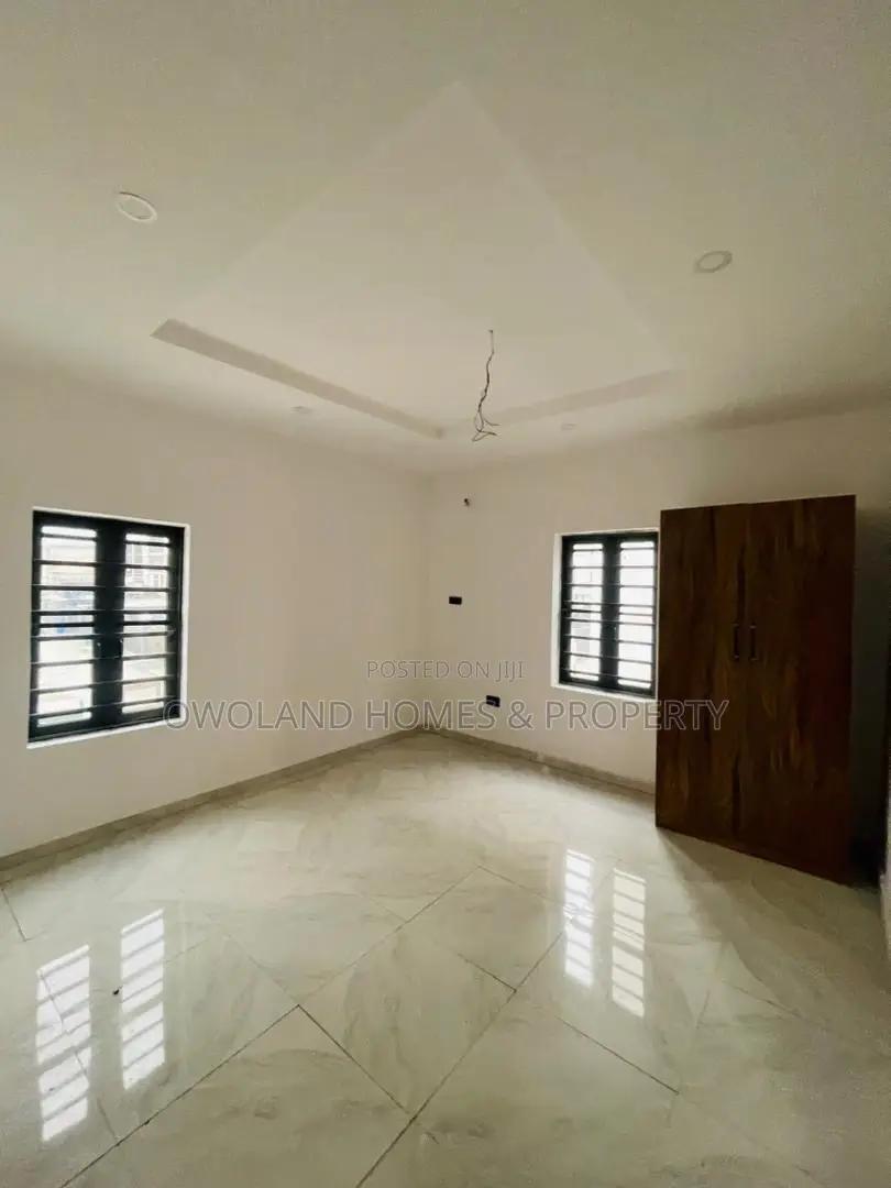 3bdrm Duplex in Ikota for rent in Ikota