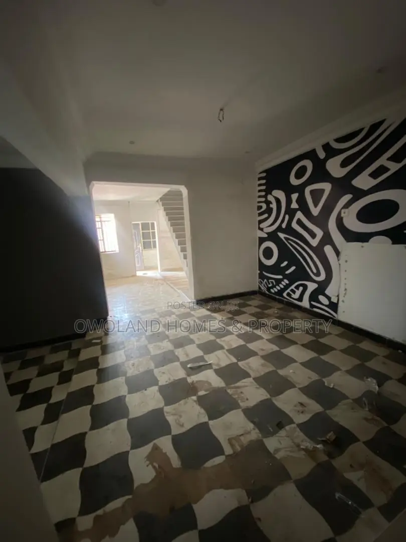 2bdrm Bungalow in Lekki Phase 1 for rent in Lekki Phase 1