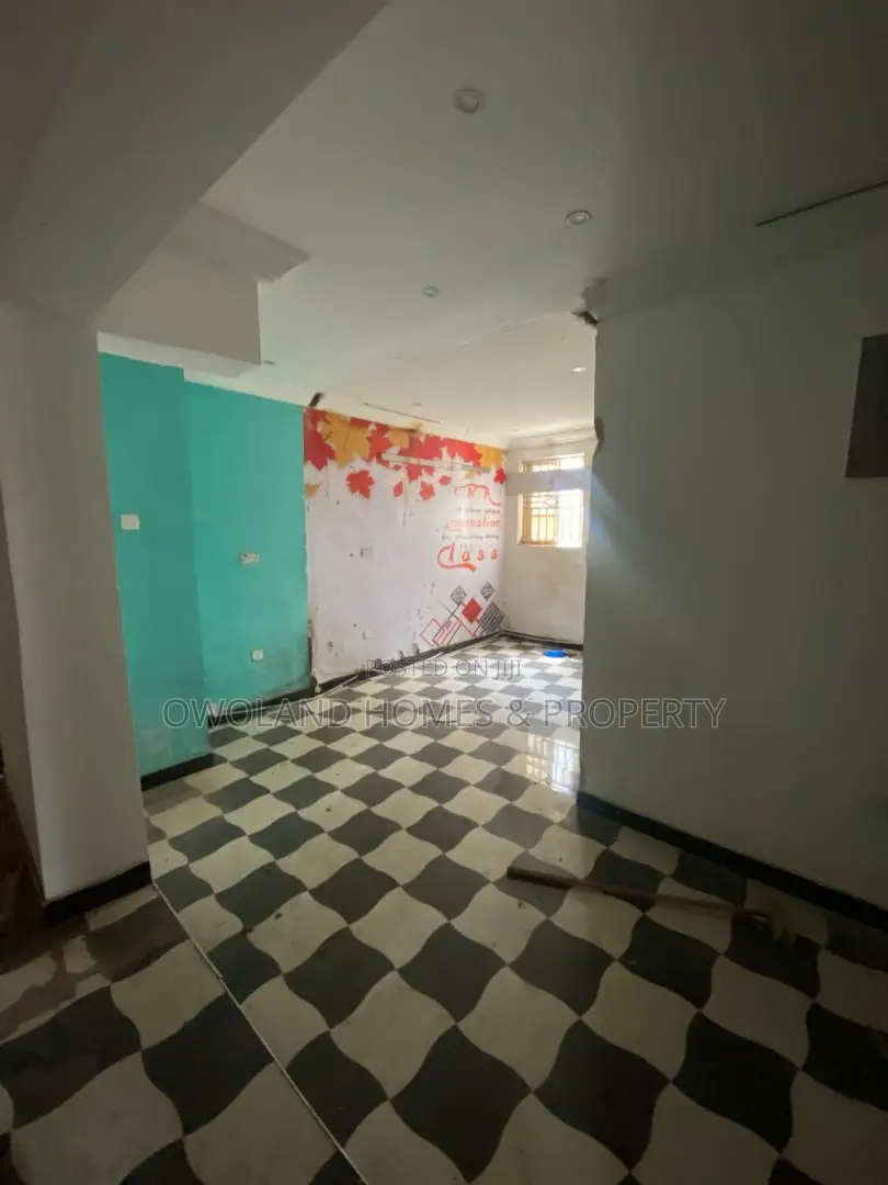 2bdrm Bungalow in Lekki Phase 1 for rent in Lekki Phase 1