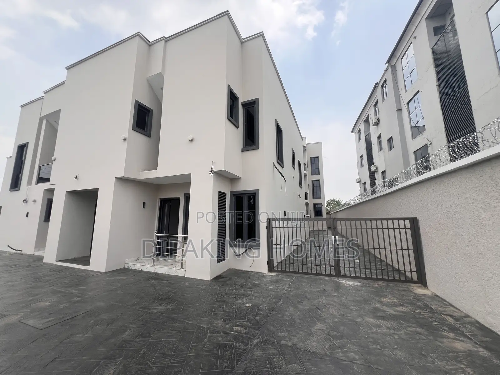 Furnished 4bdrm Duplex in Ogba GRA for sale in Ogba GRA