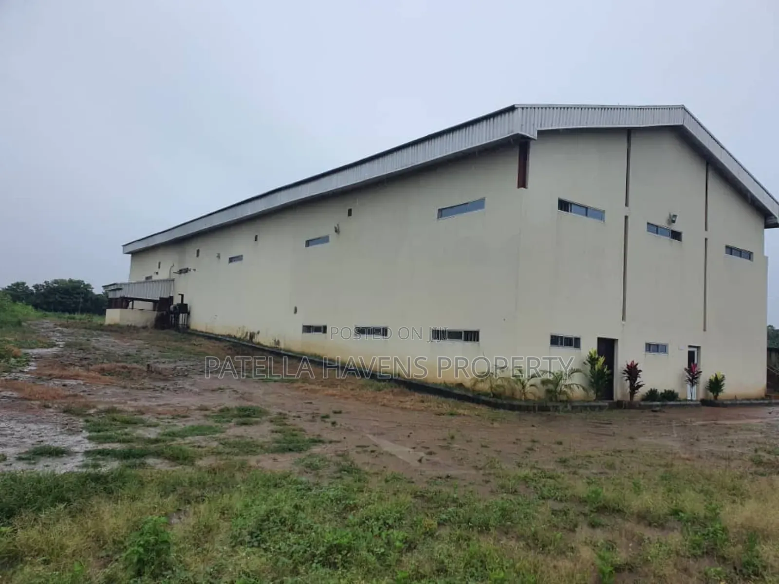 1 Hectare of Land for Sale in Idu With a Warehouse Already Built on It in Idu