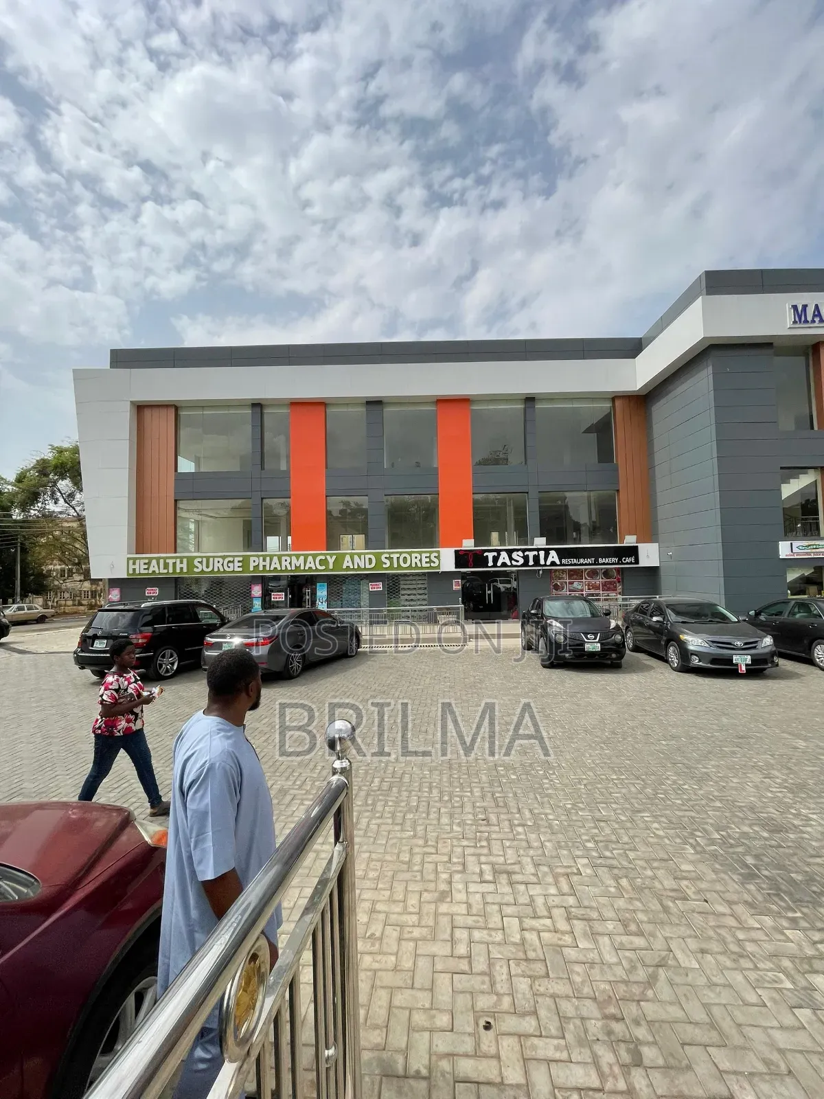 Shop Space In Wuse Zone For Rent! in Zone 4 / Wuse