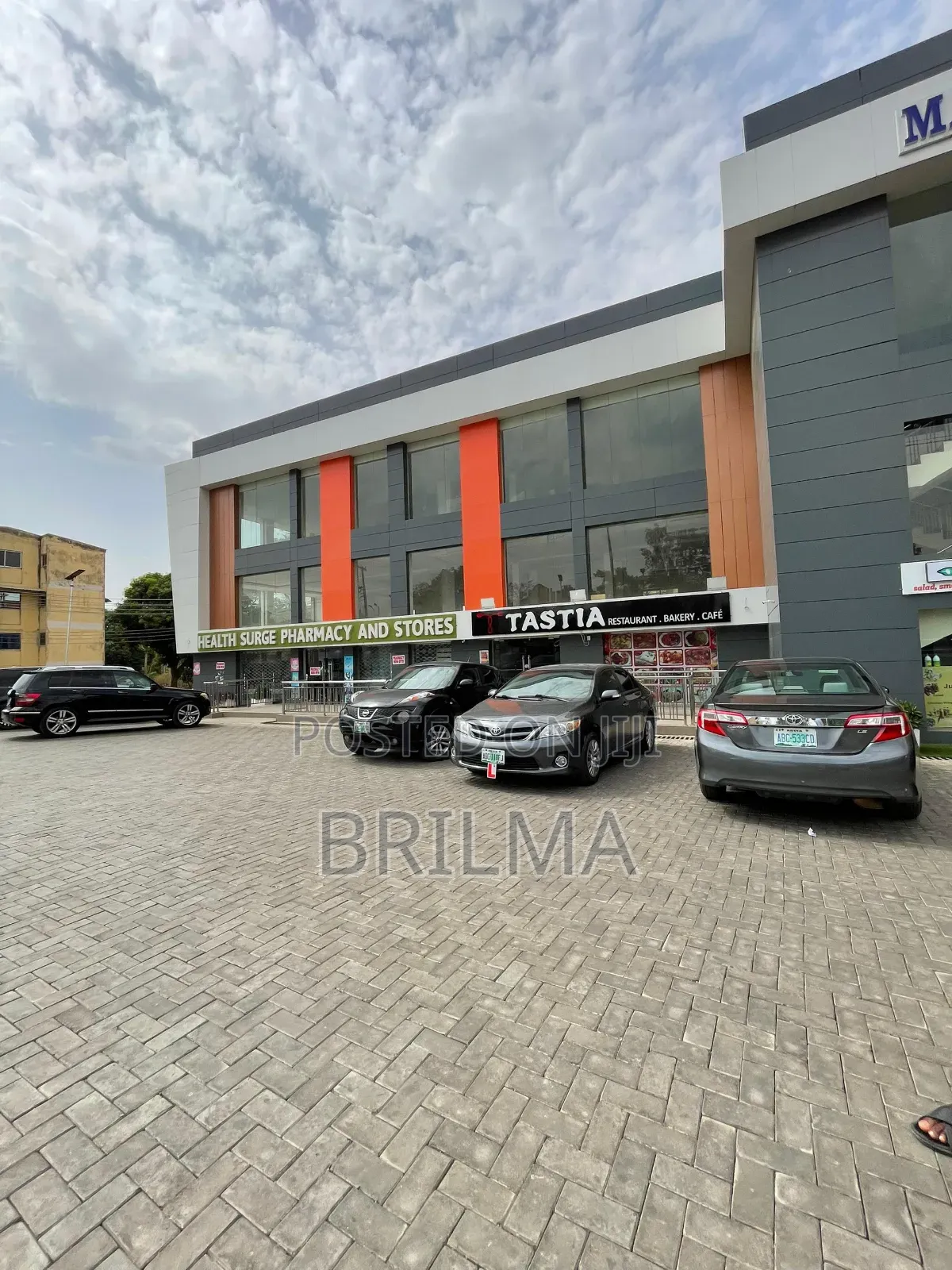 Shop Space In Wuse Zone For Rent! in Zone 4 / Wuse