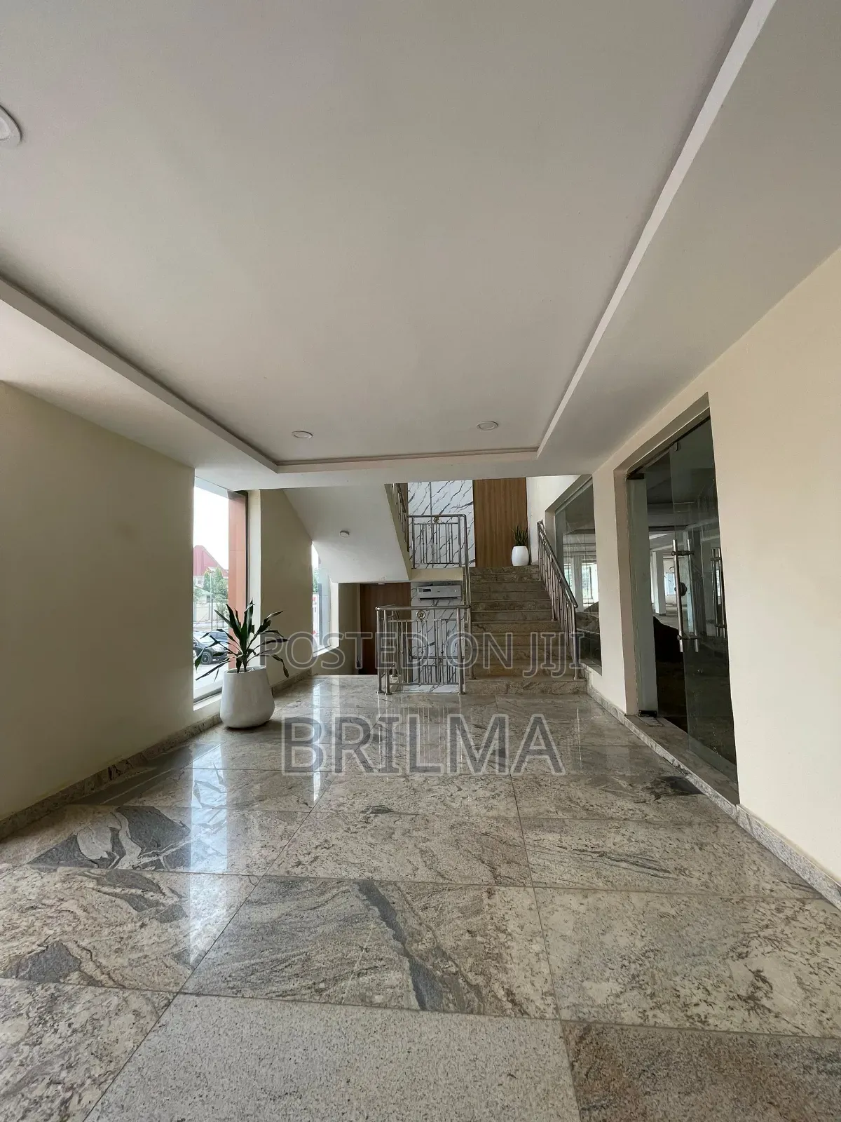 Shop Space In Wuse Zone For Rent! in Zone 4 / Wuse