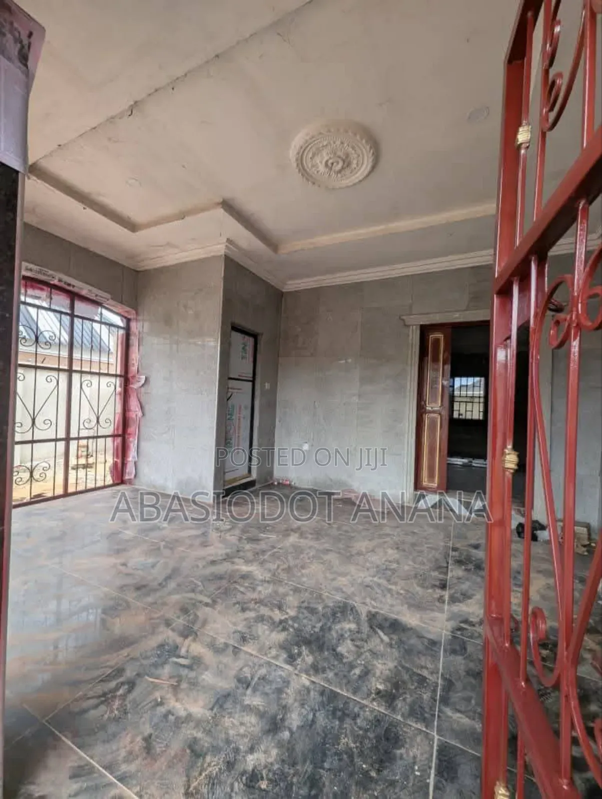 3bdrm Bungalow in Ekpri Nsukara, Uyo for sale in Uyo