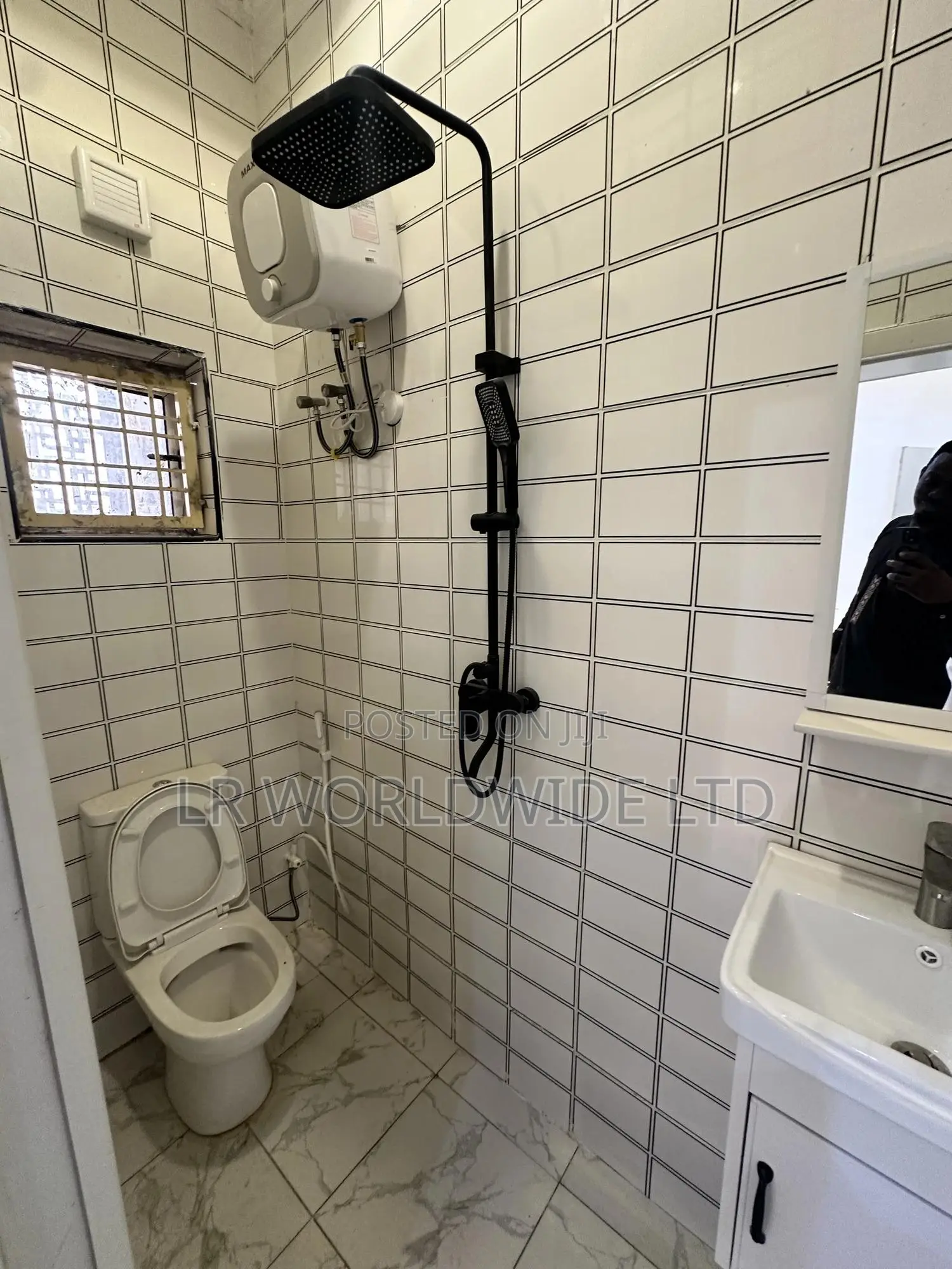 3bdrm Townhouse/Terrace in Idu for Sale in Idu
