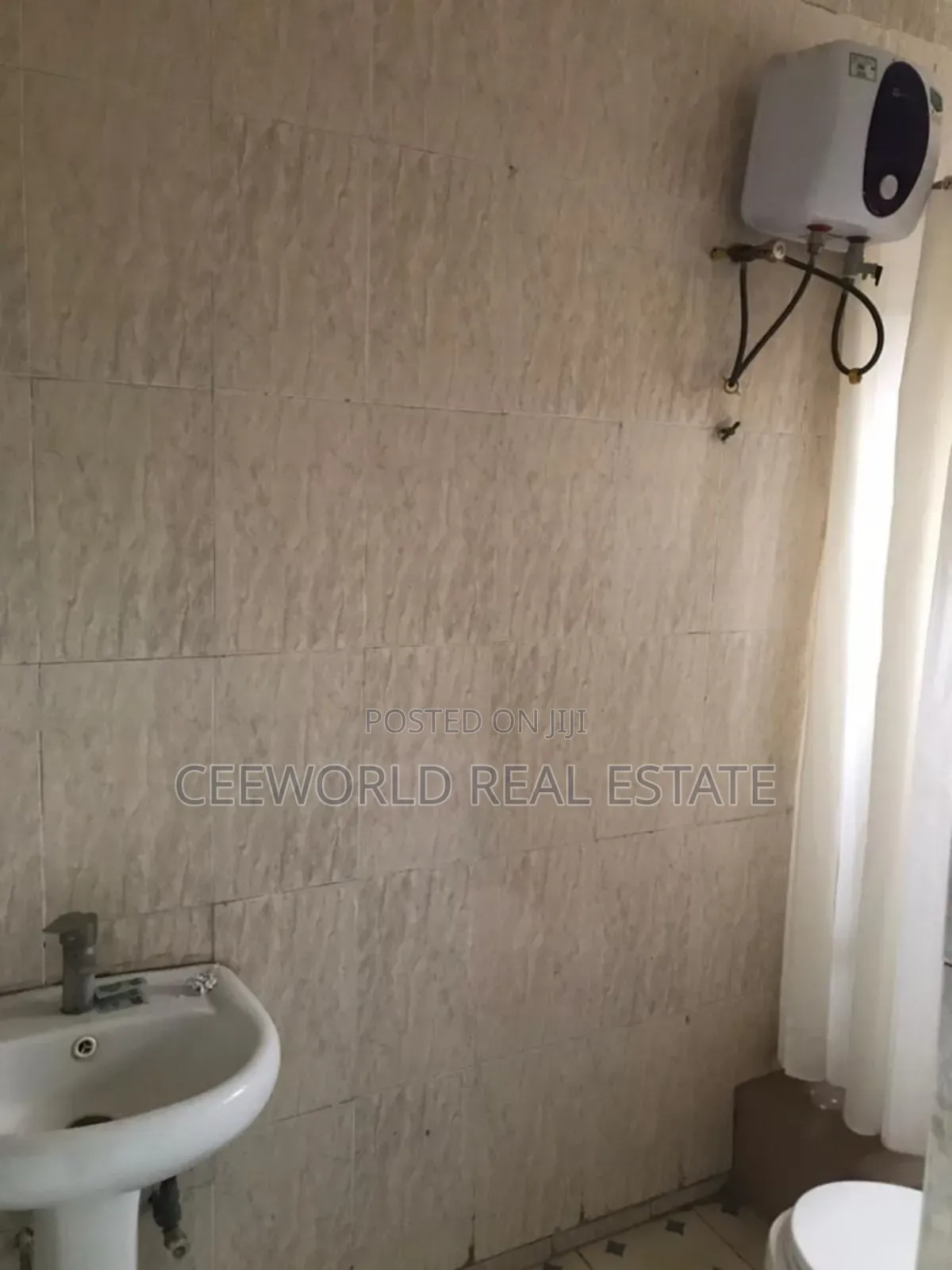 3bdrm Apartment in Iyaganku Gra, Iyanganku for rent in Iyanganku