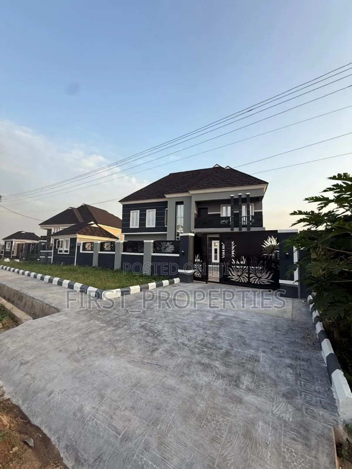 5bdrm Duplex in Bashorun Housing, Basorun for sale in Basorun