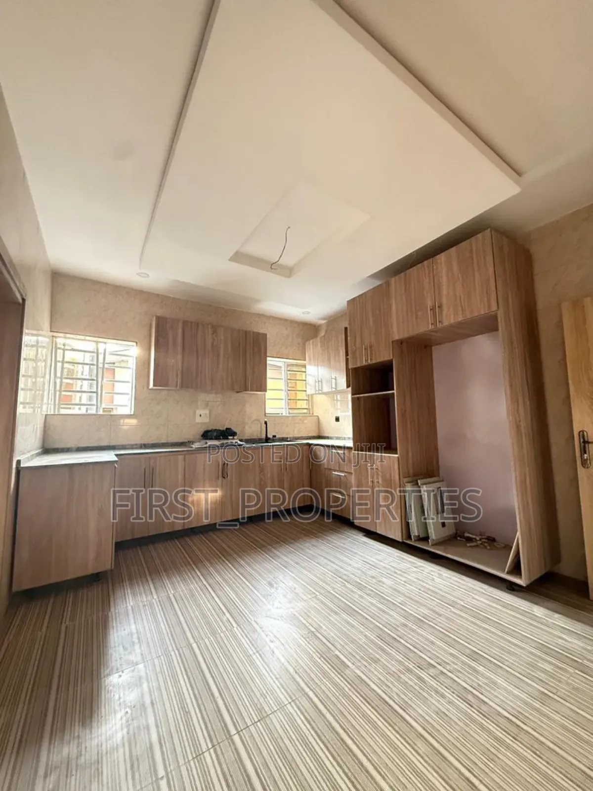 5bdrm Duplex in Bashorun Housing, Basorun for sale in Basorun