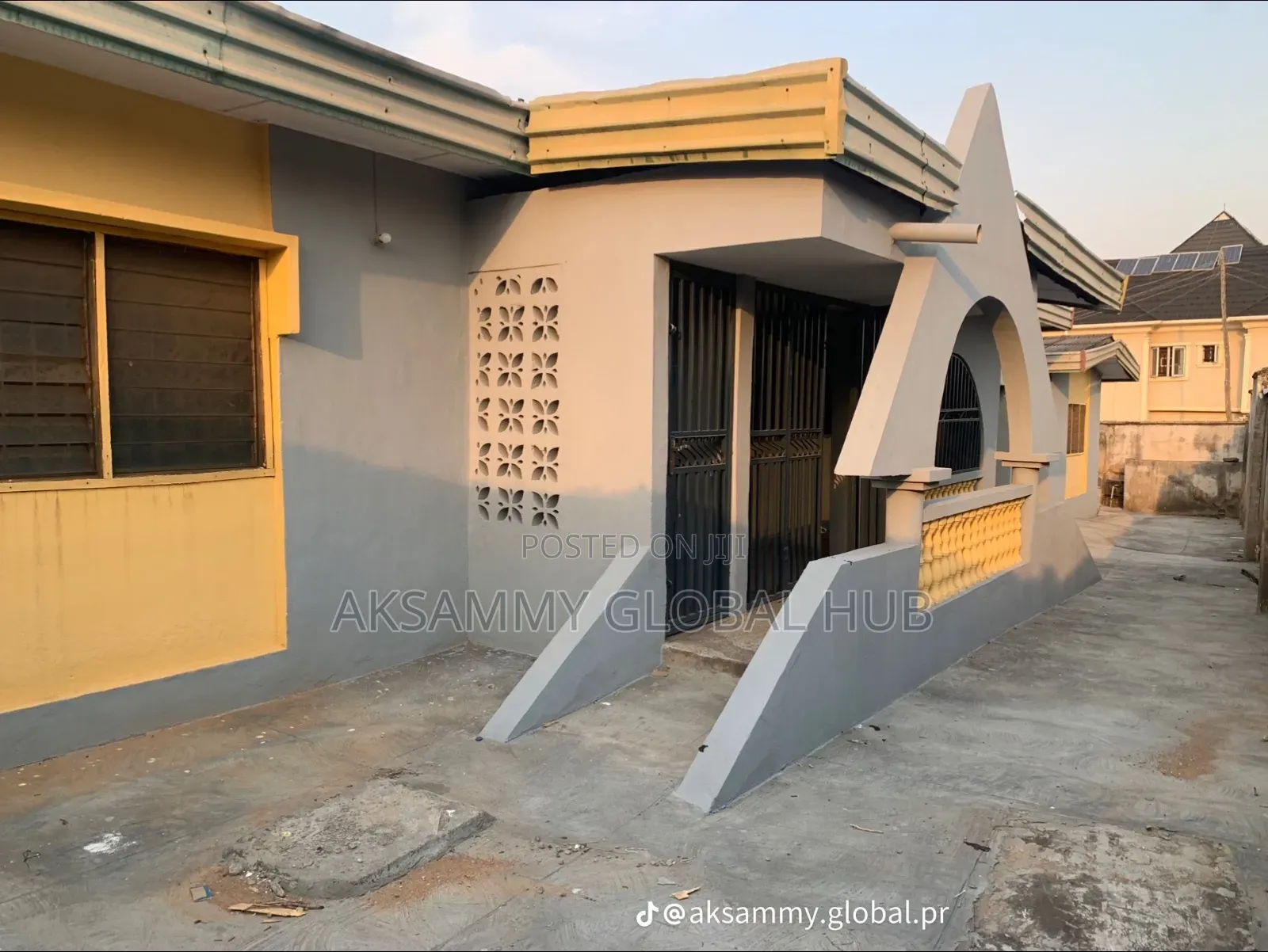 7bdrm Block of Flats in Akobo, Ibadan for sale in Ibadan