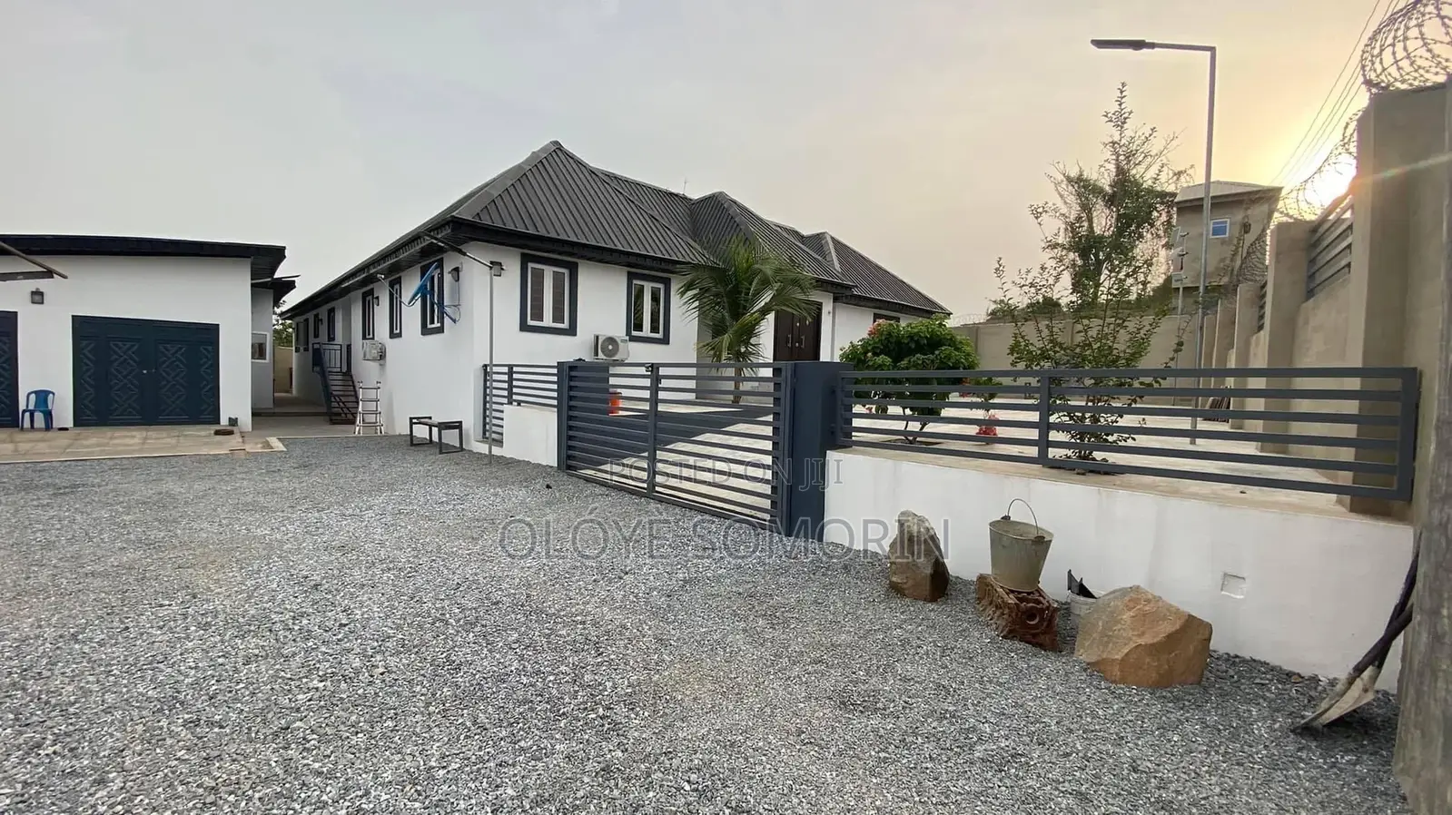 8bdrm Bungalow in Moganna, Elebu, Akala Express for sale in Akala Express