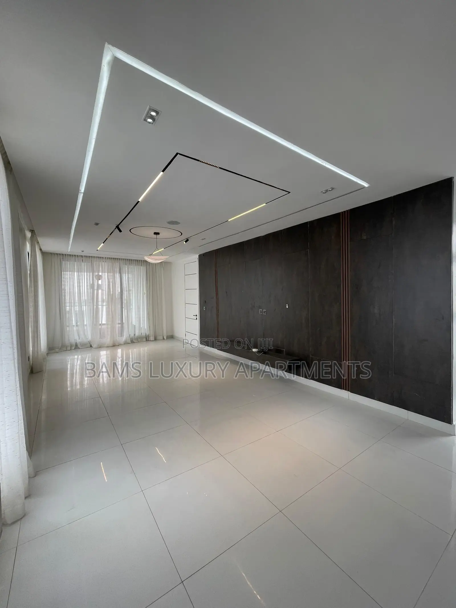 Furnished 6bdrm Duplex in Chevron for sale in Chevron