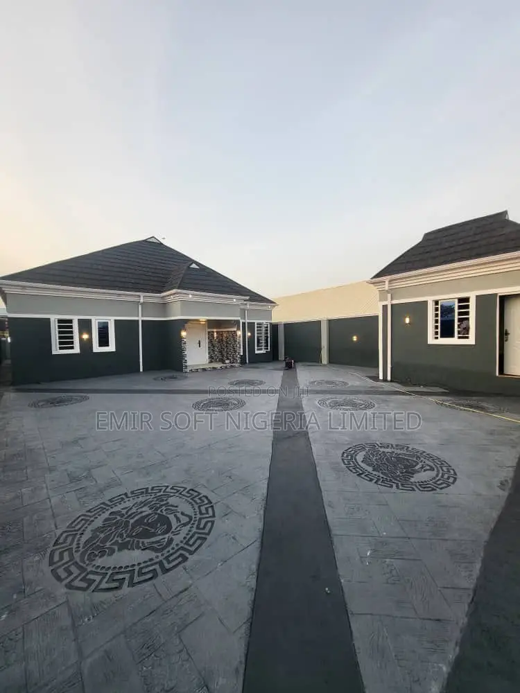 3bdrm Bungalow in Success Estate, Oluyole for sale in Oluyole