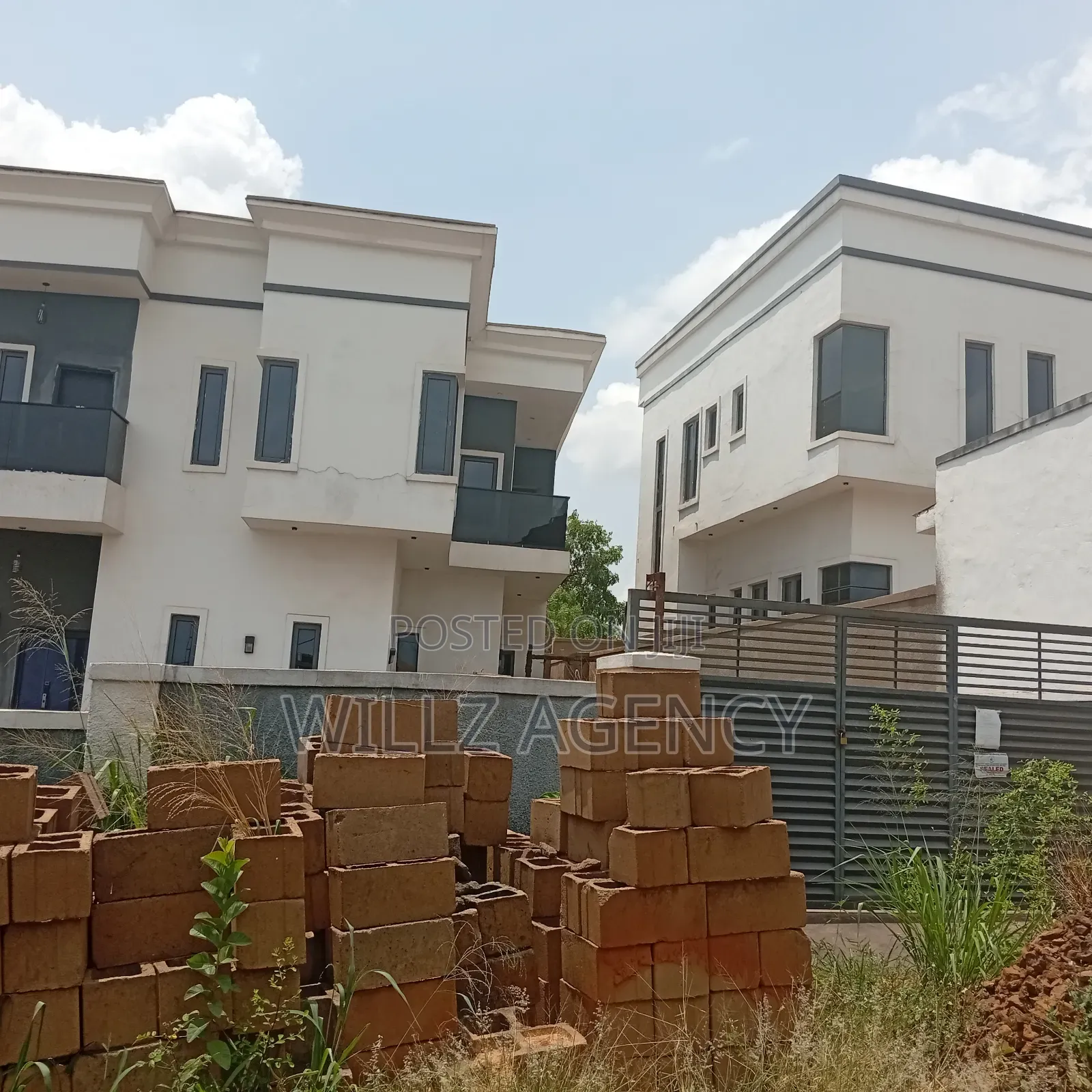 Furnished 4bdrm Duplex in Enugu for sale in Enugu