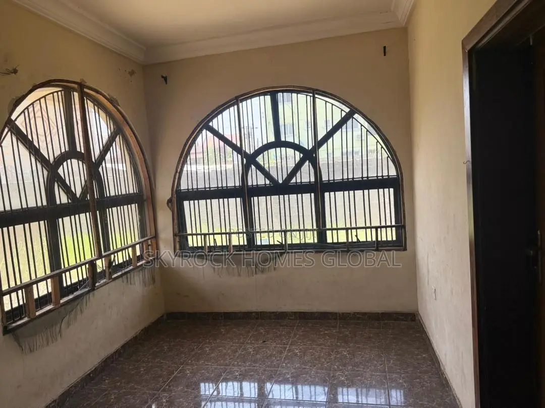 3bdrm Apartment in Agungi for rent in Agungi