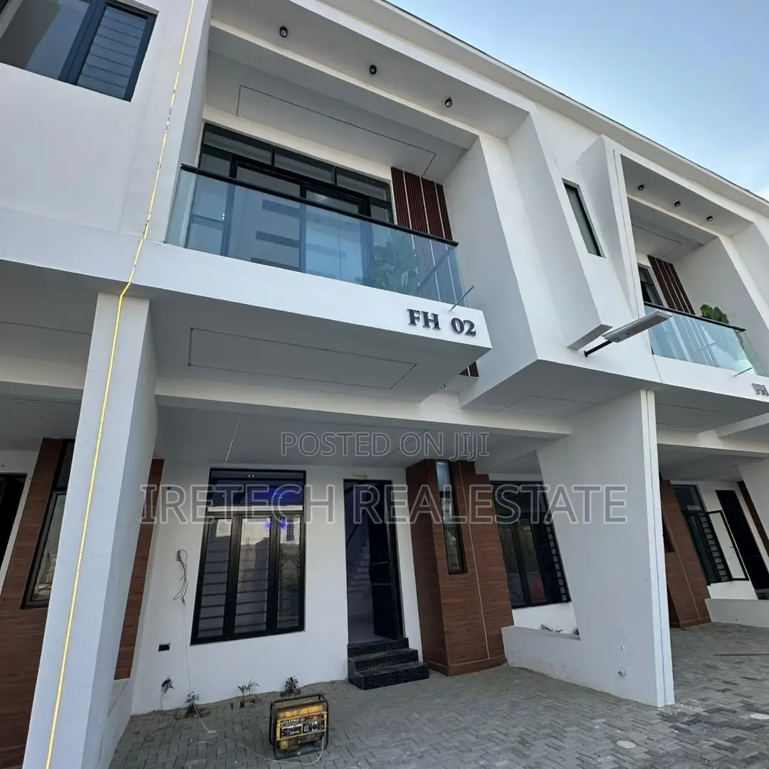 3bdrm Duplex in Ikota for sale in Ikota