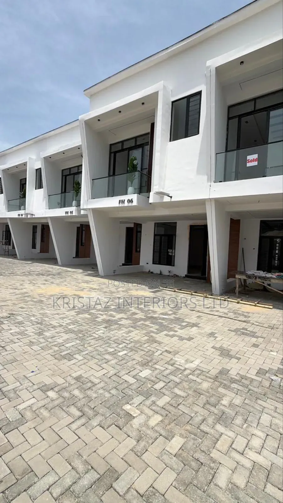 4bdrm Duplex in Ikota for sale in Ikota