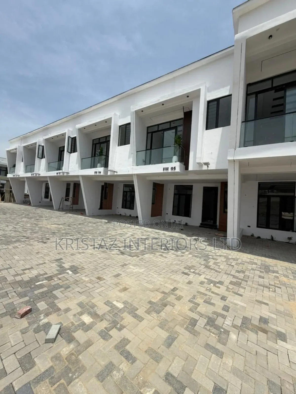 4bdrm Duplex in Ikota for sale in Ikota