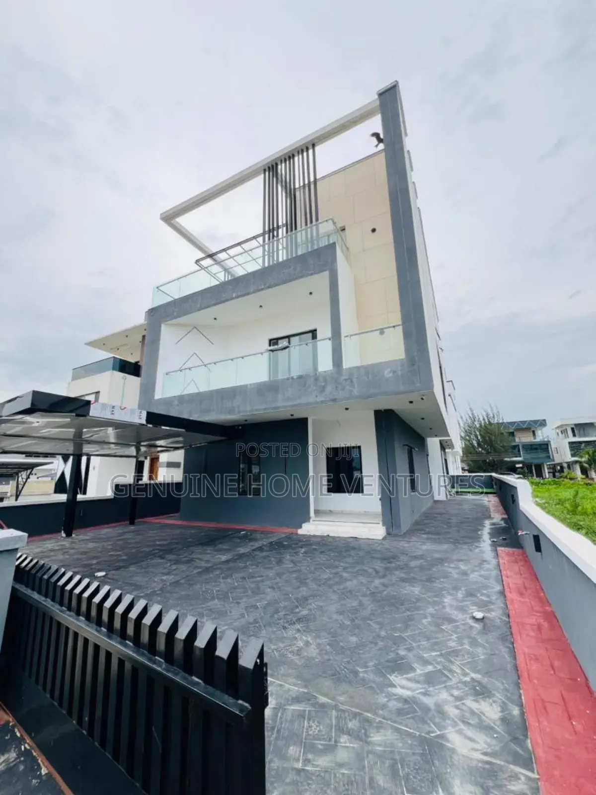 5bdrm Duplex in Ikota for sale in Ikota